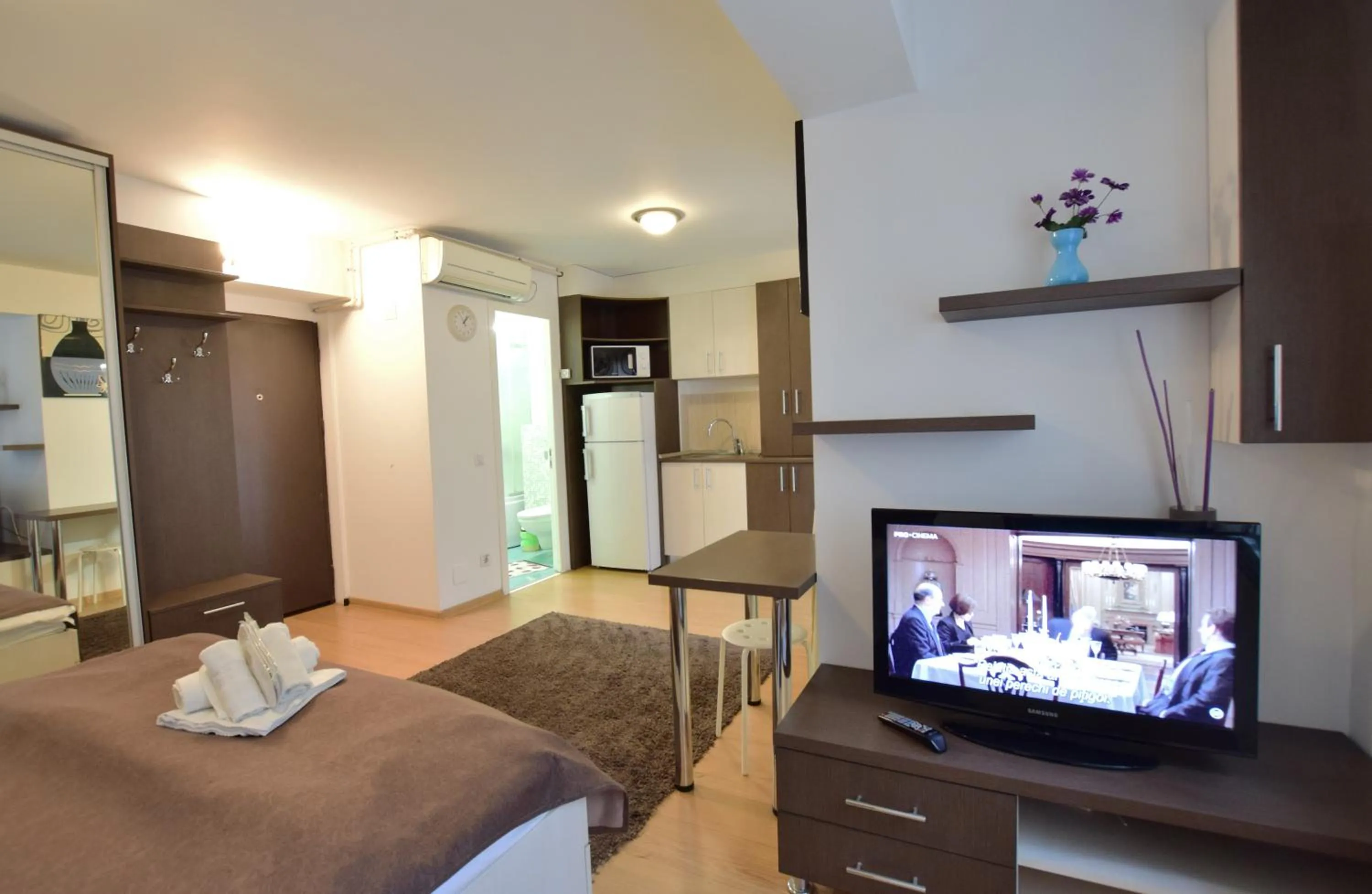 TV and multimedia, Bed in Decebal Residence Apartments