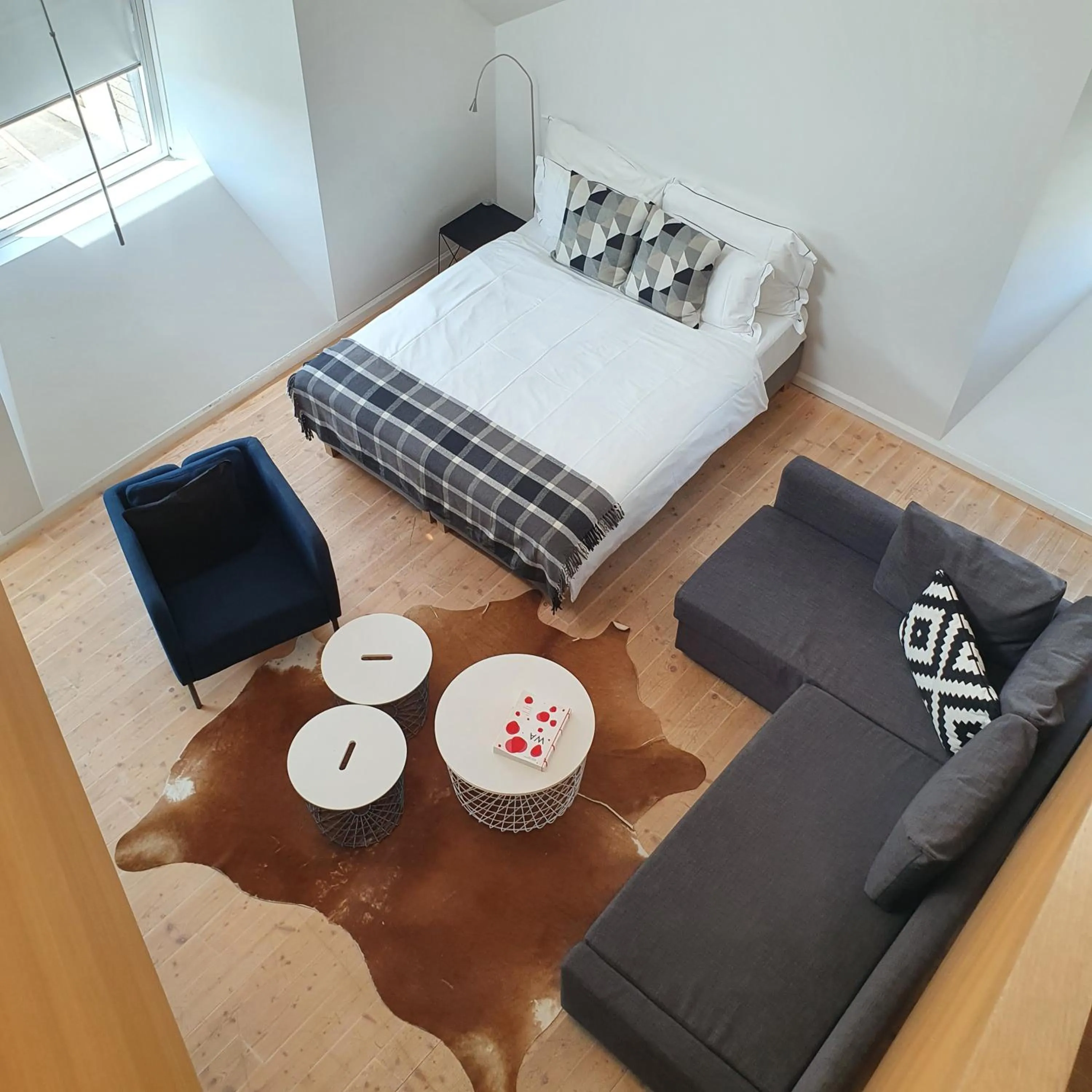 Bed in Top City Center Apartments location next to Lion Monument