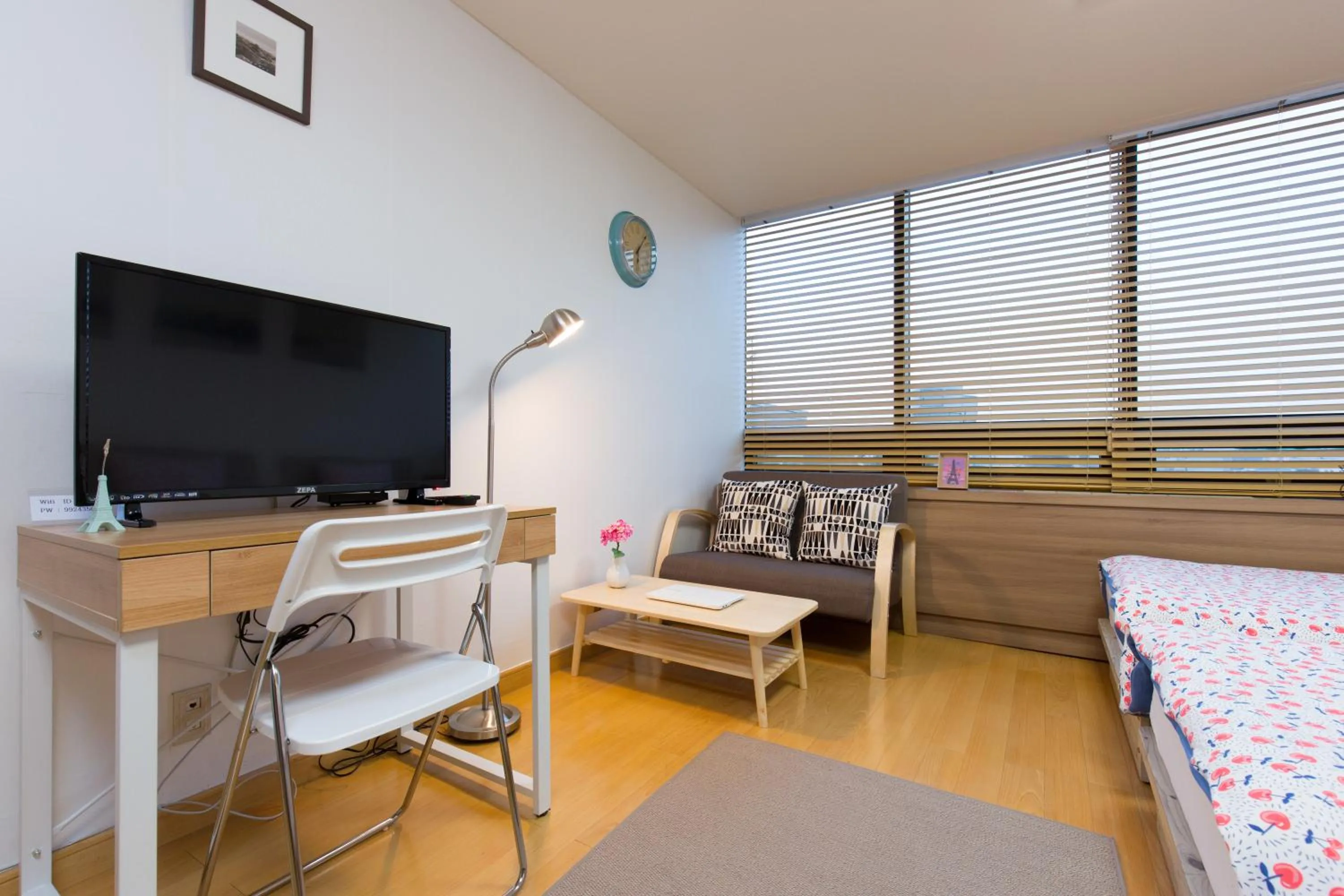 Living room, TV/Entertainment Center in Sam Stay Hongdae