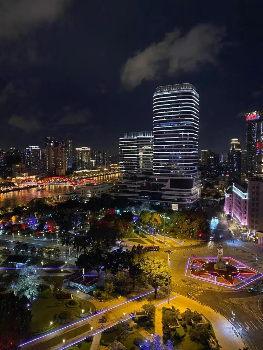 WAIFIDEN Guangzhou HaiZhu Square WanYi Apartment