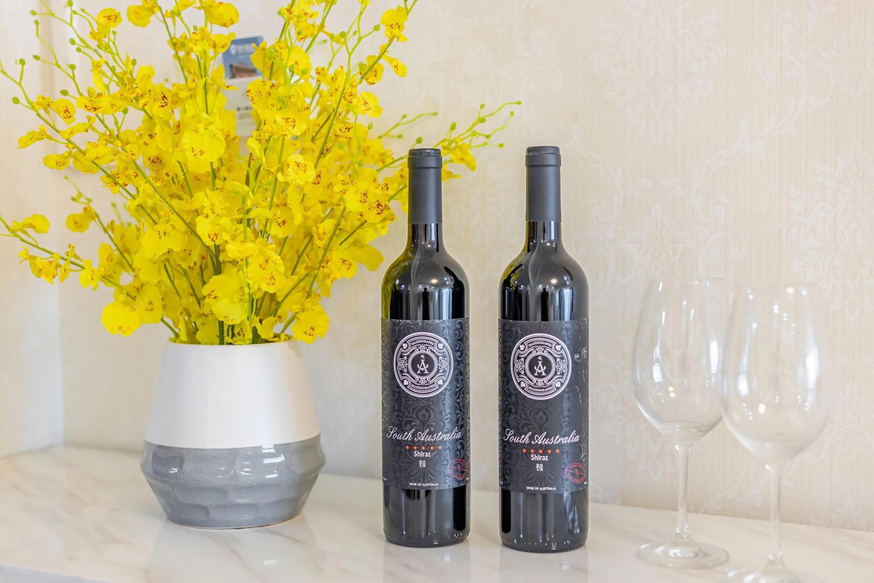 WAIFIDEN Guangzhou HaiZhu Square WanYi Apartment