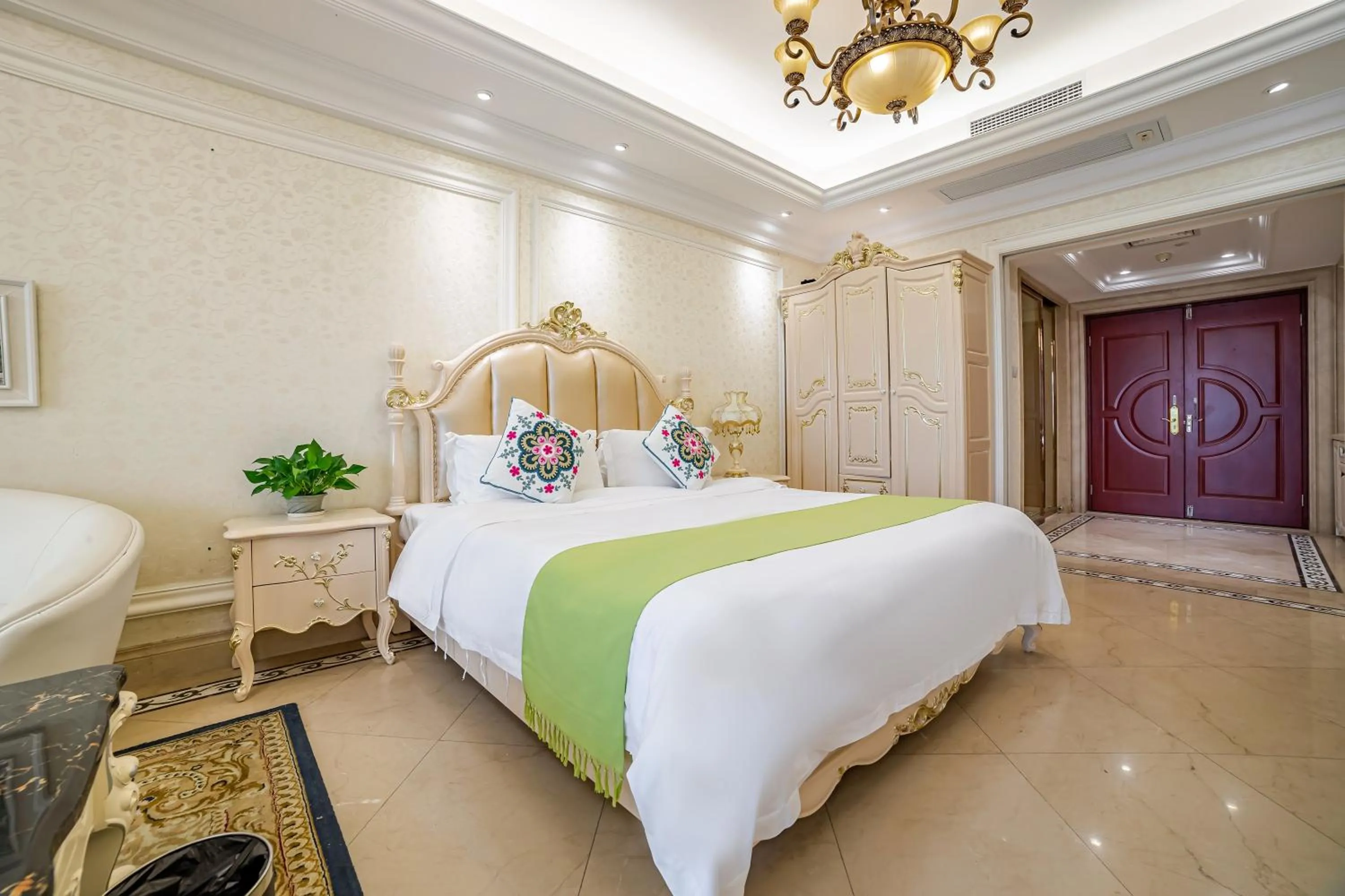 Bed in WAIFIDEN Guangzhou HaiZhu Square WanYi Apartment