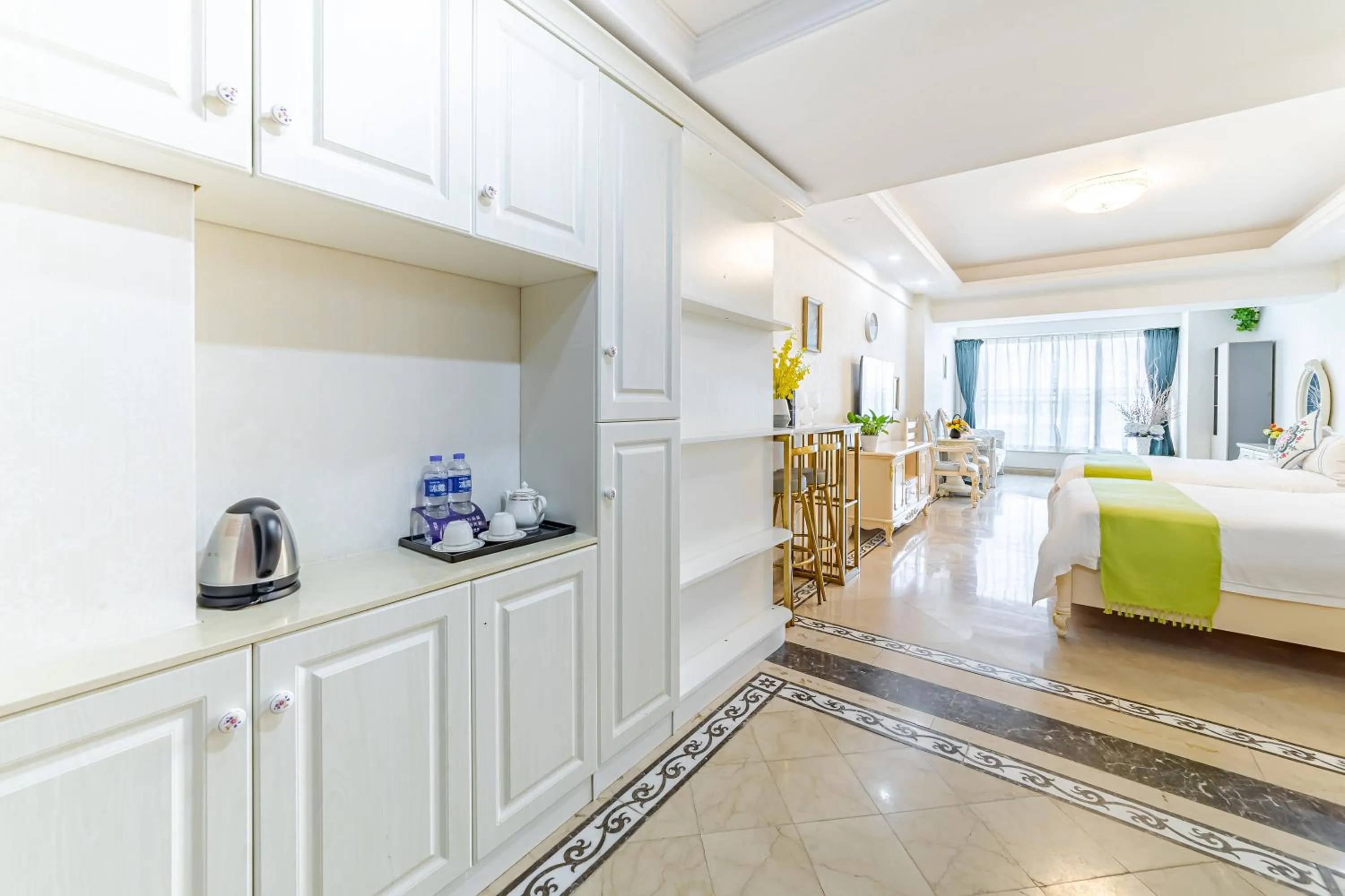 Bed in WAIFIDEN Guangzhou HaiZhu Square WanYi Apartment