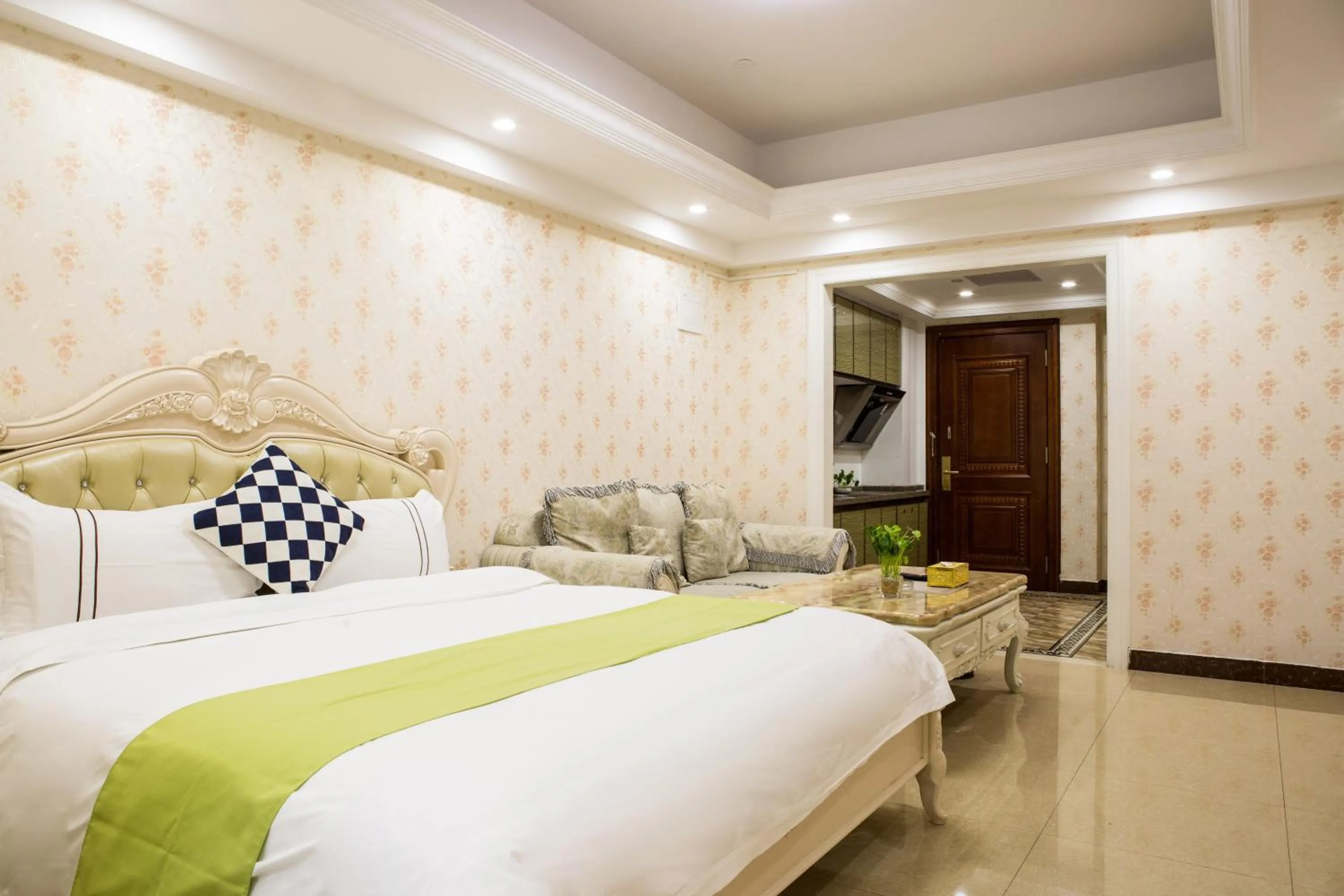 Bed in WAIFIDEN Guangzhou HaiZhu Square WanYi Apartment