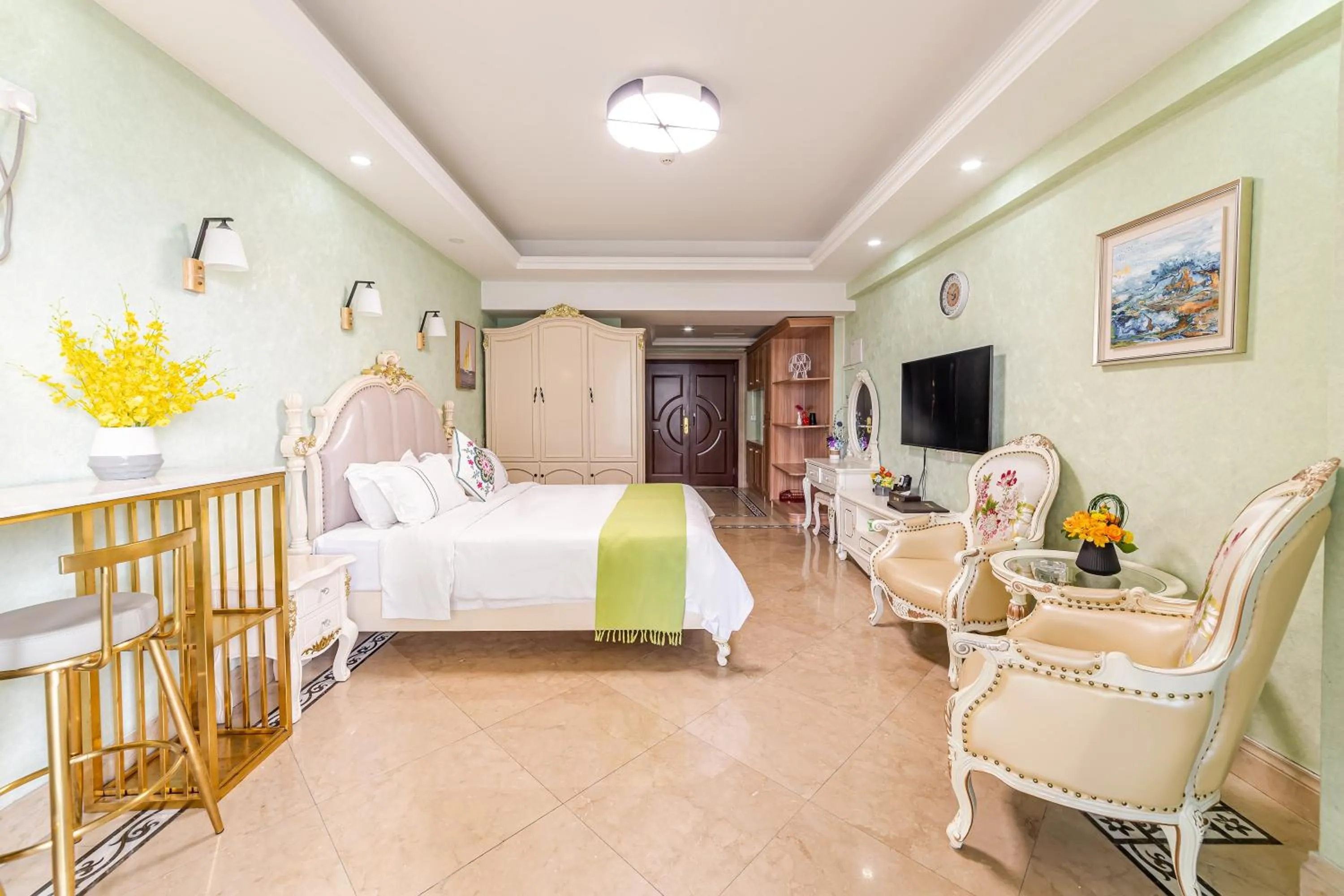 Bed in WAIFIDEN Guangzhou HaiZhu Square WanYi Apartment