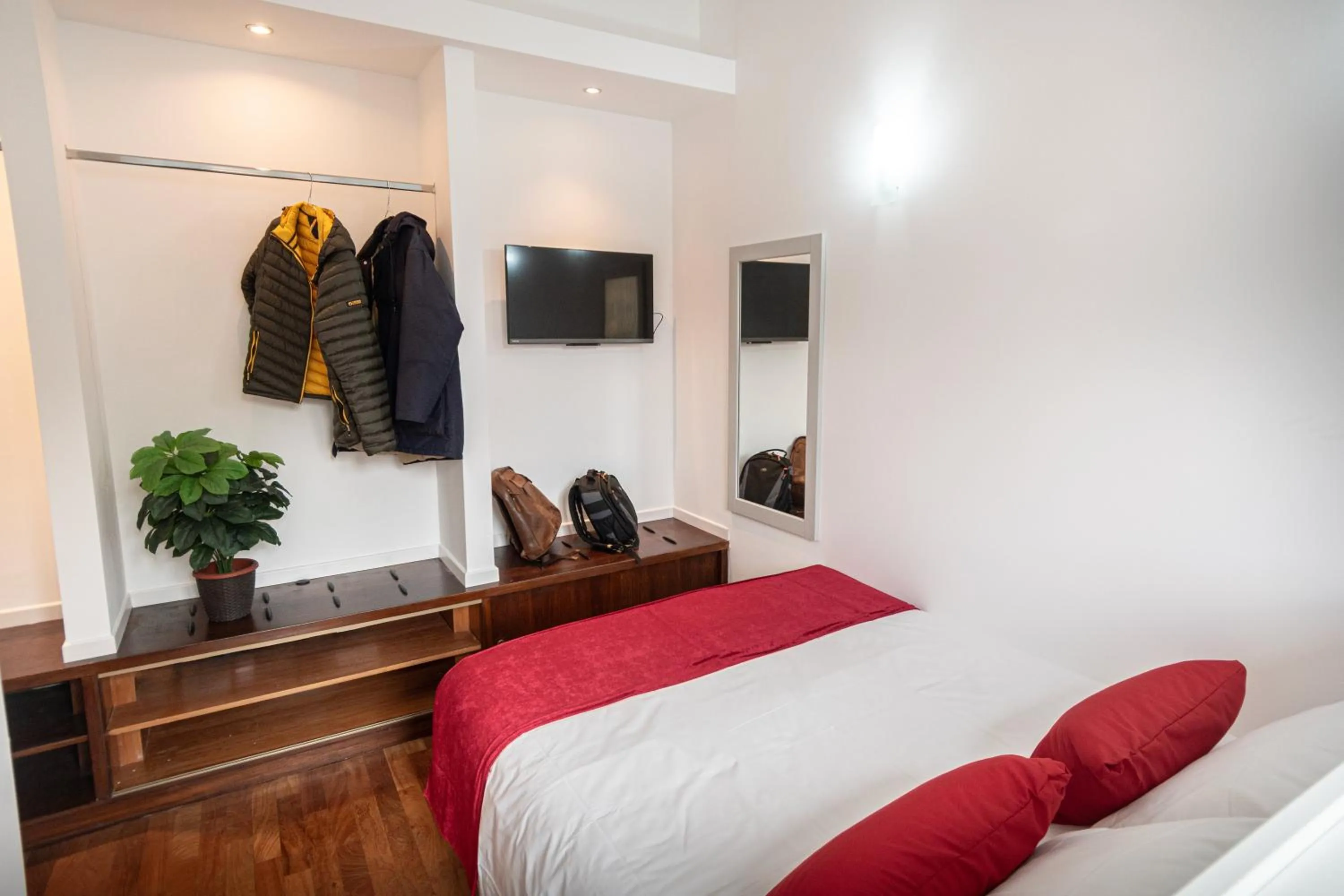 Bedroom, Bed in Your Vatican Suite