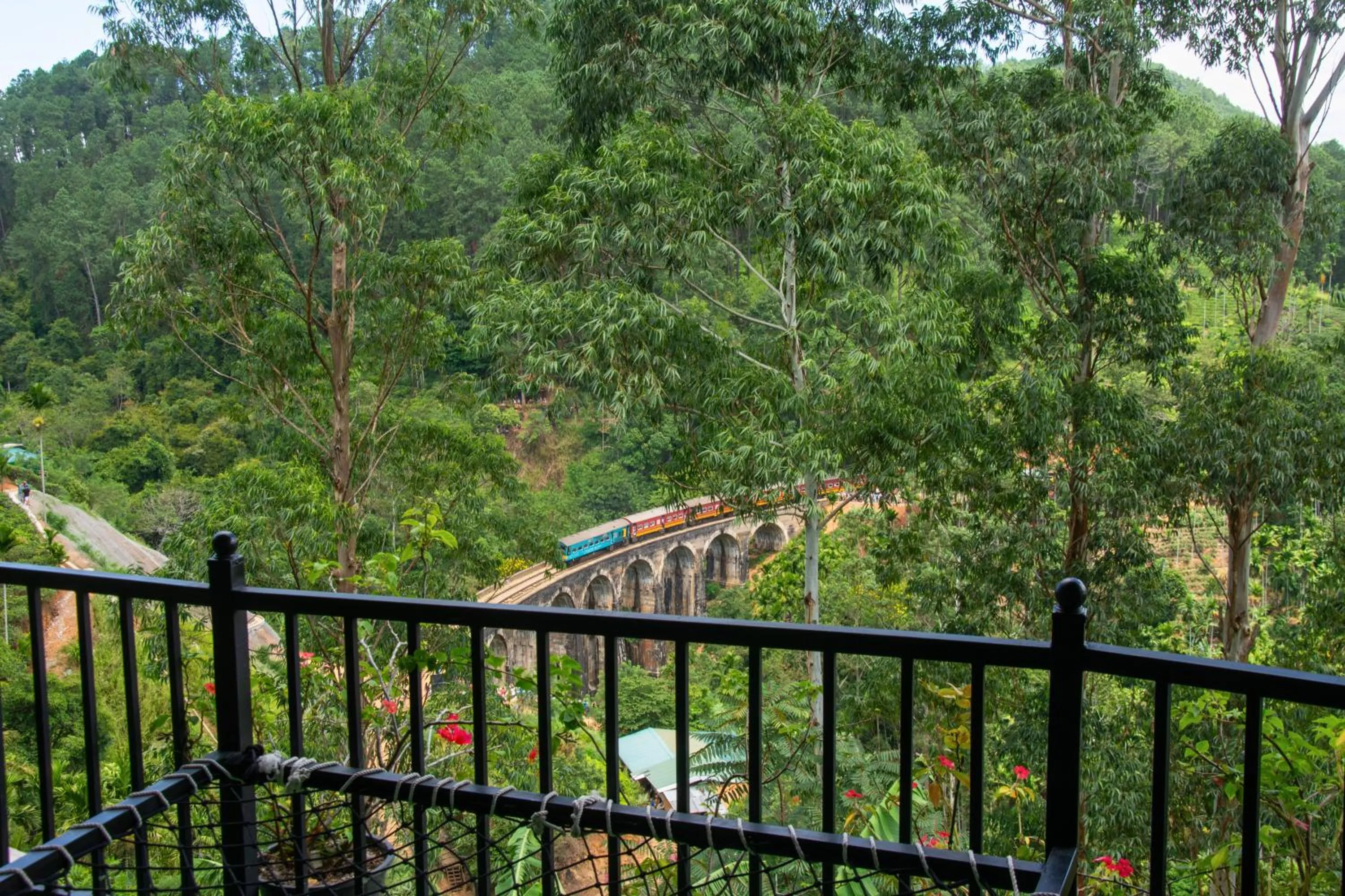 Day in 9 Arch view rest inn