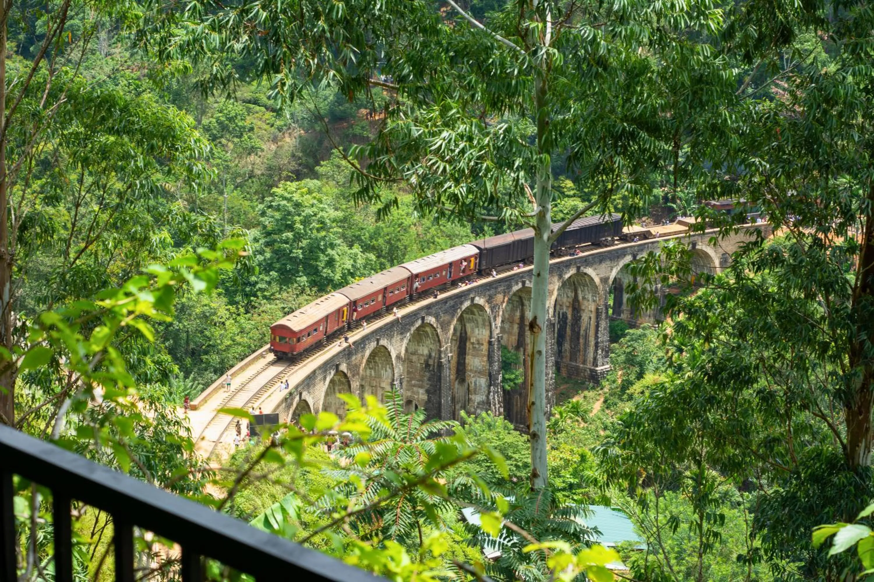 Day in 9 Arch view rest inn