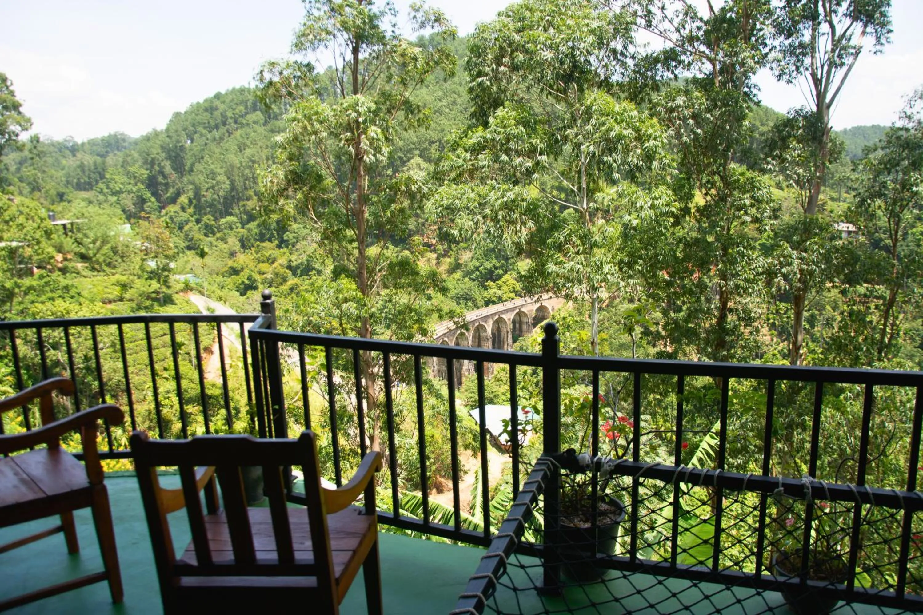 Day in 9 Arch view rest inn