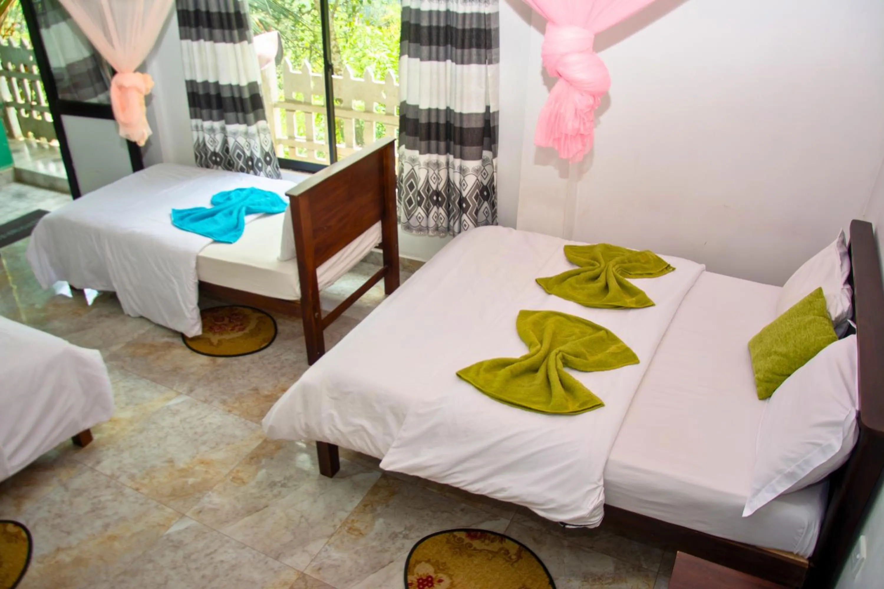 Bed in 9 Arch view rest inn