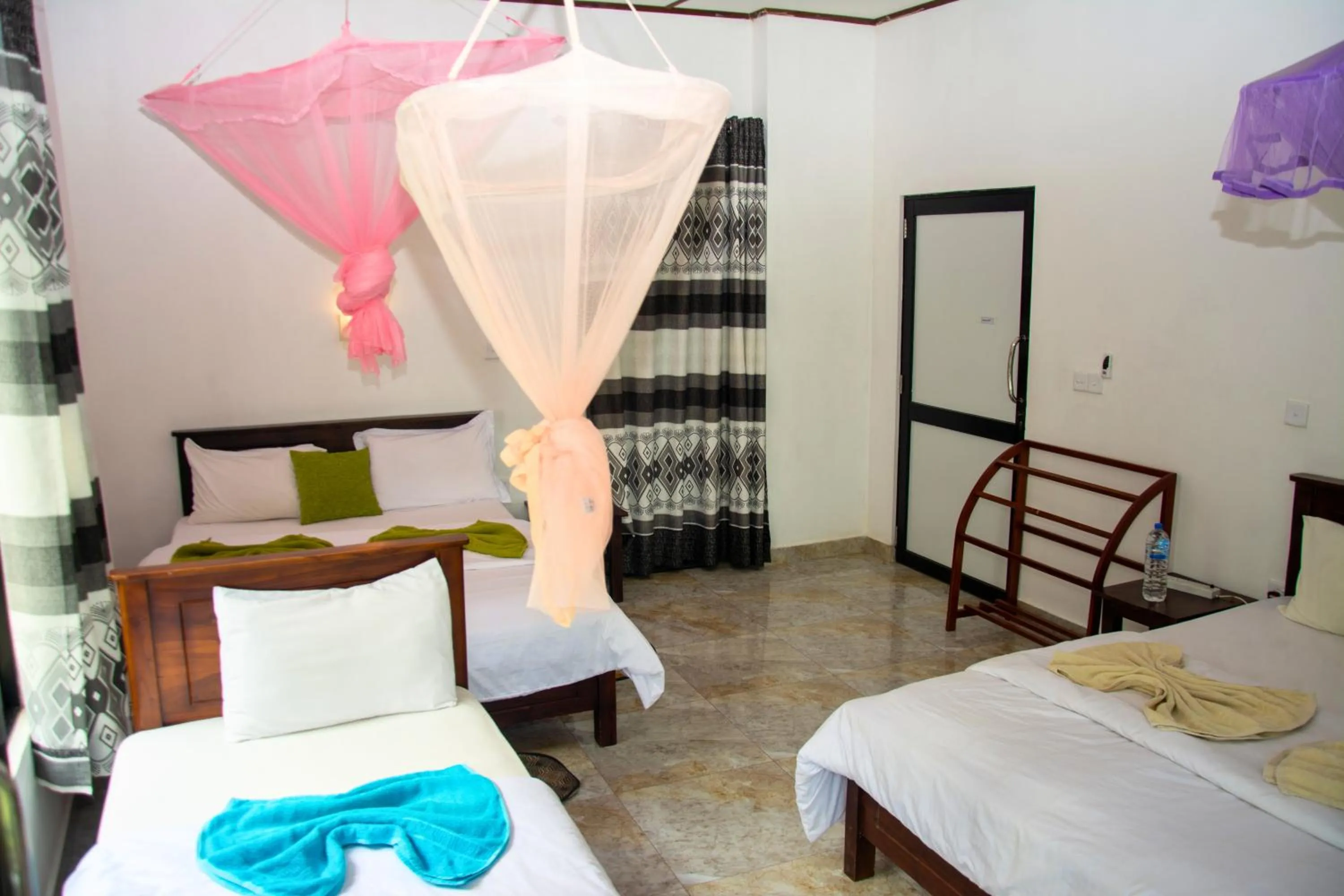 Bed in 9 Arch view rest inn