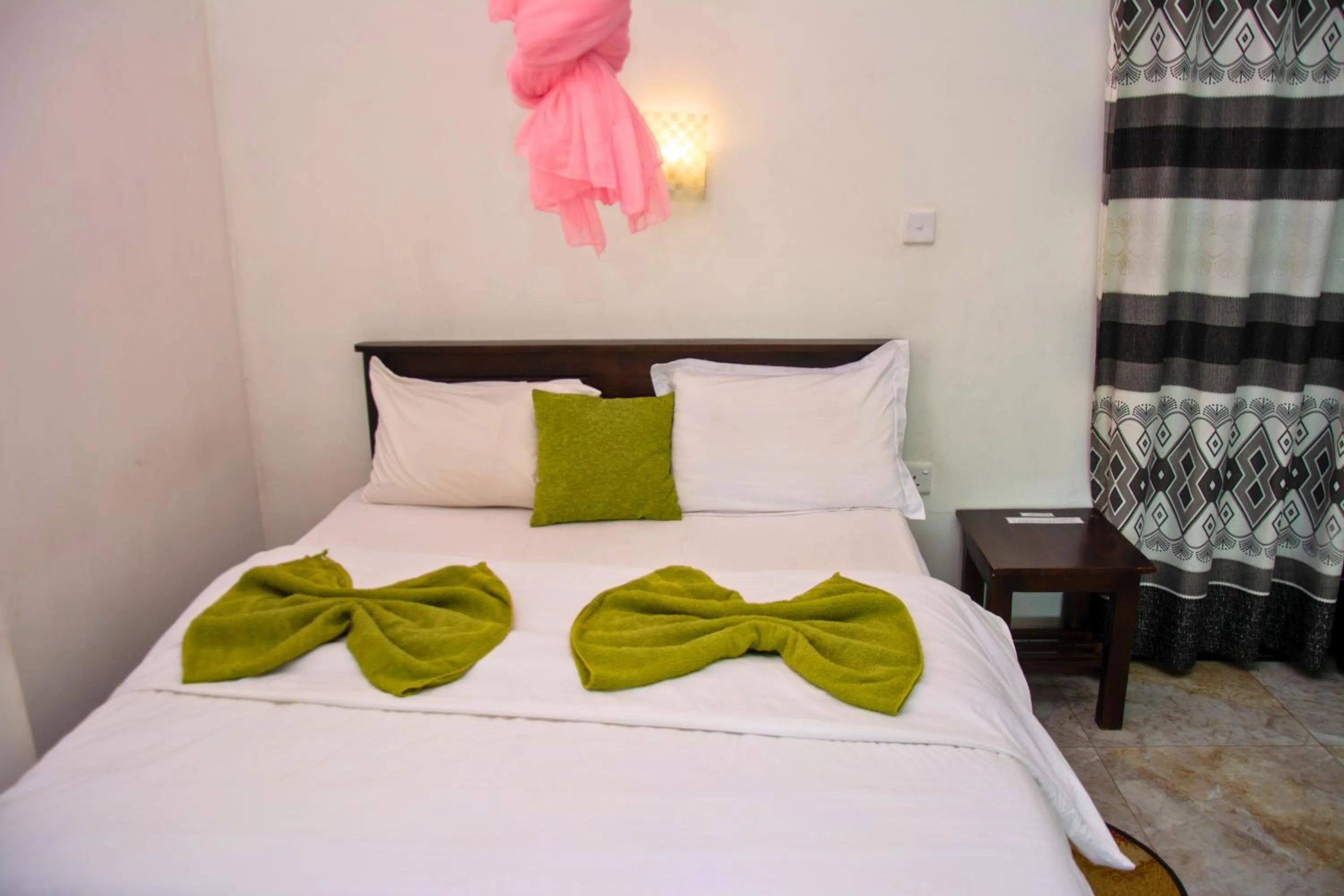 Bed in 9 Arch view rest inn