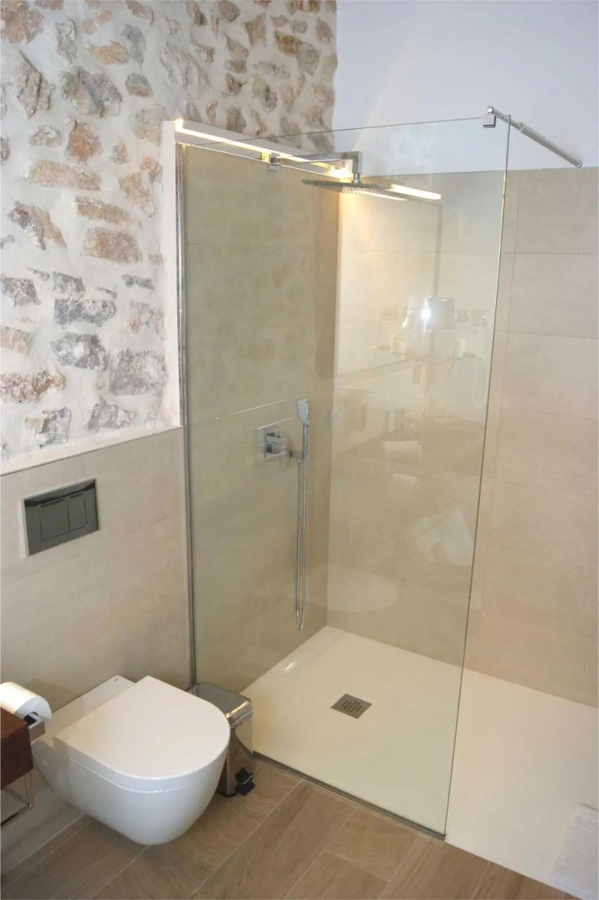 Toilet in Petit Hotel C'an Mel