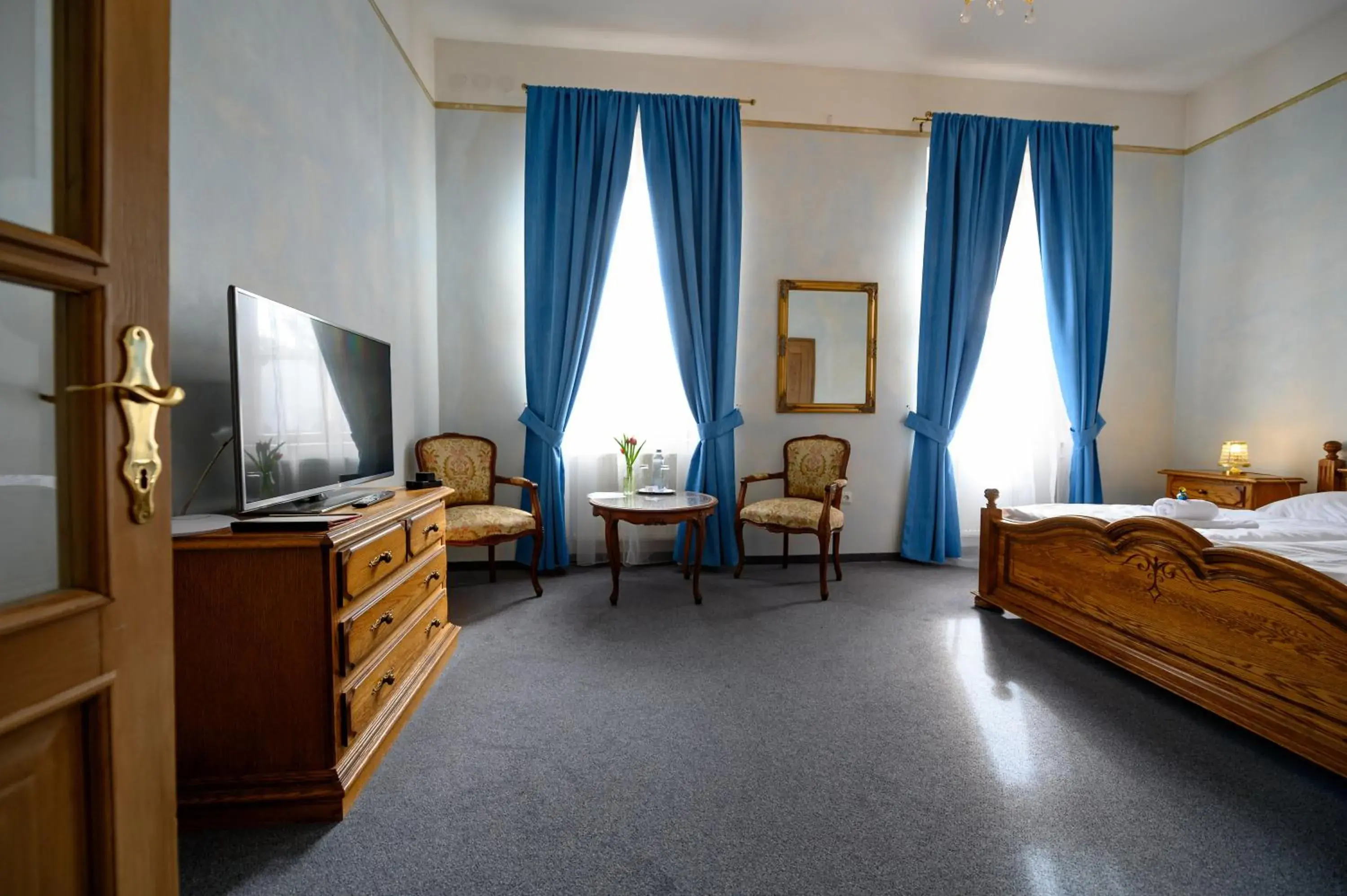 Deluxe Double Room with Bath - single occupancy in Hotel Na Zámečku Deluxe Double Room with Bath - single occupancy in Hotel Na Zámečku