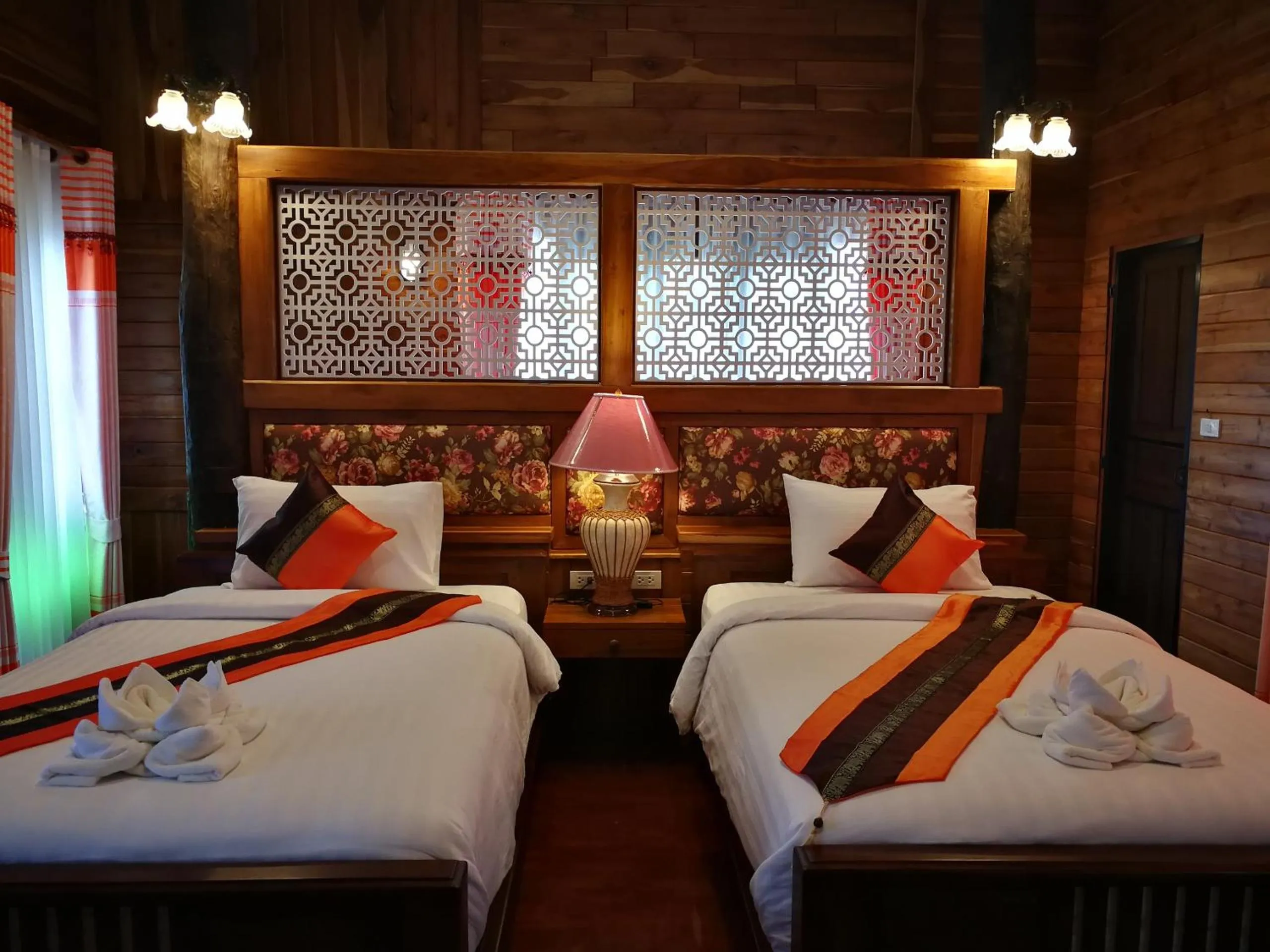 Bed in Buraphat Resort
