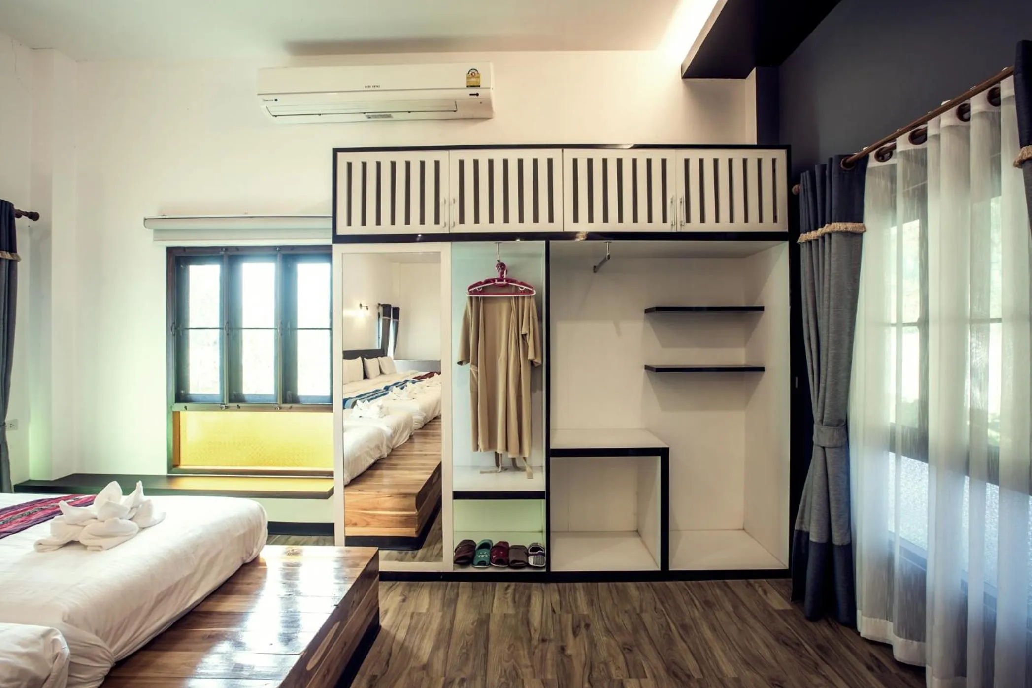 wardrobe, Bed in Buraphat Resort