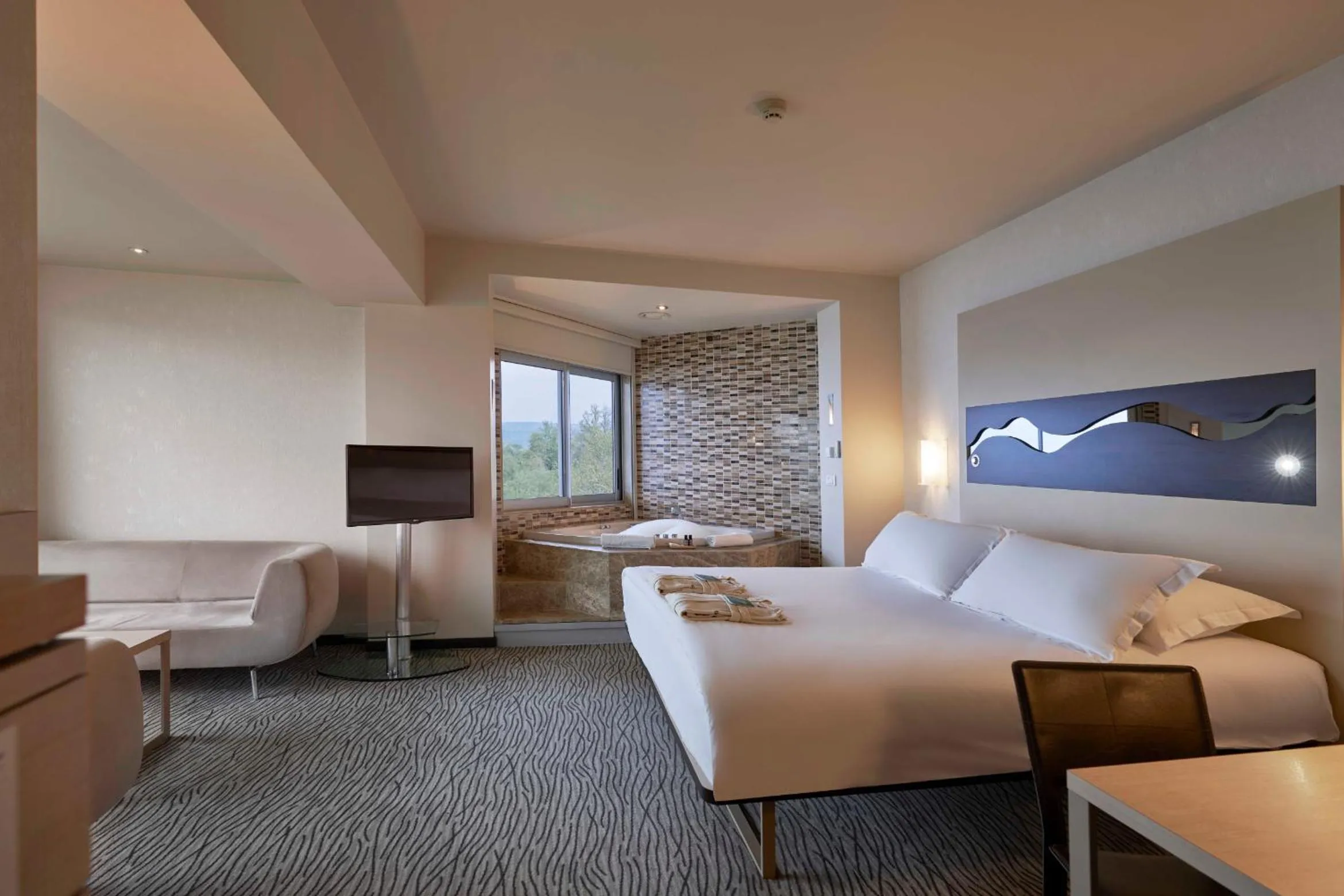 Bed in Richmond Nua Wellness Spa - Adult Only