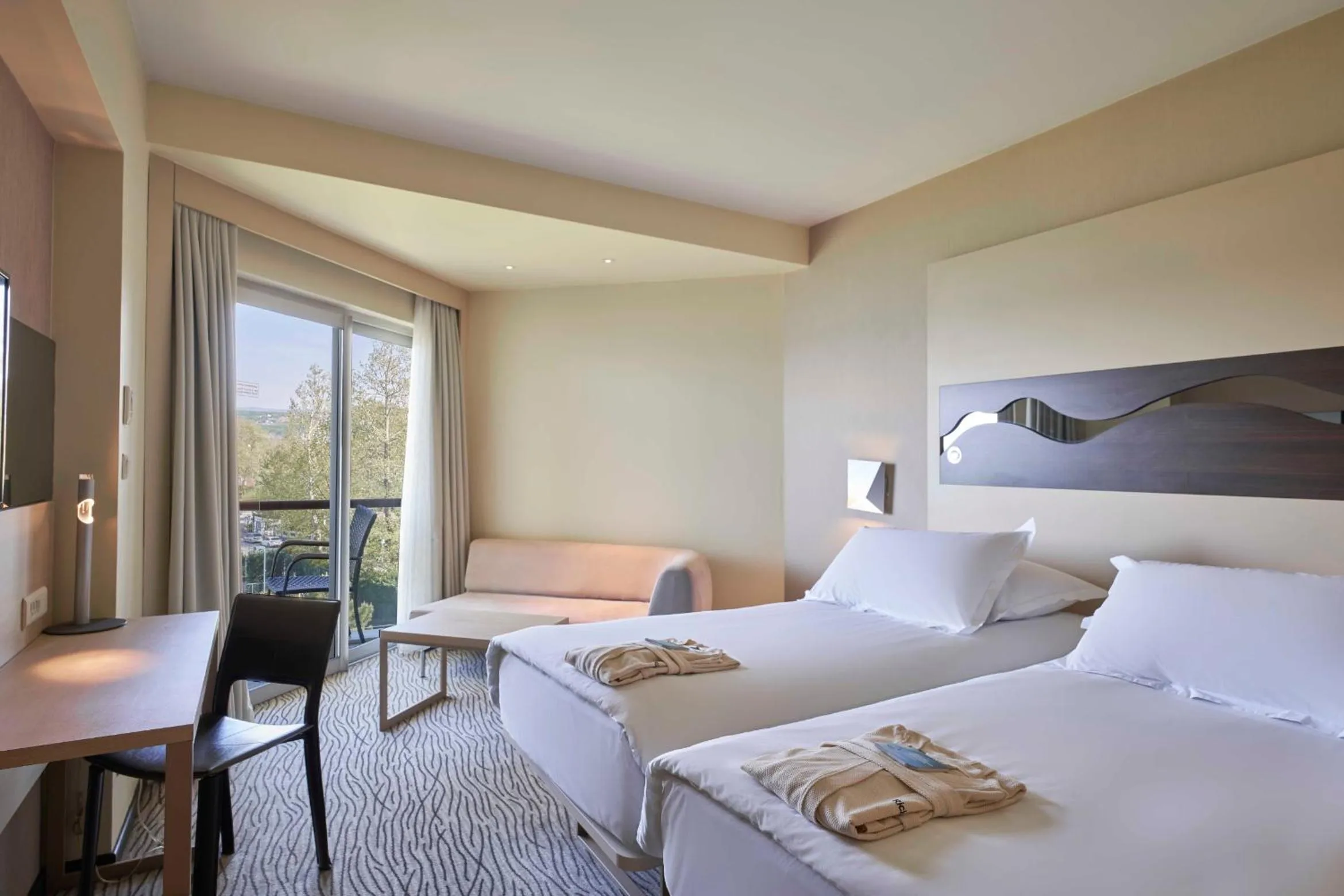 Bed in Richmond Nua Wellness Spa - Adult Only