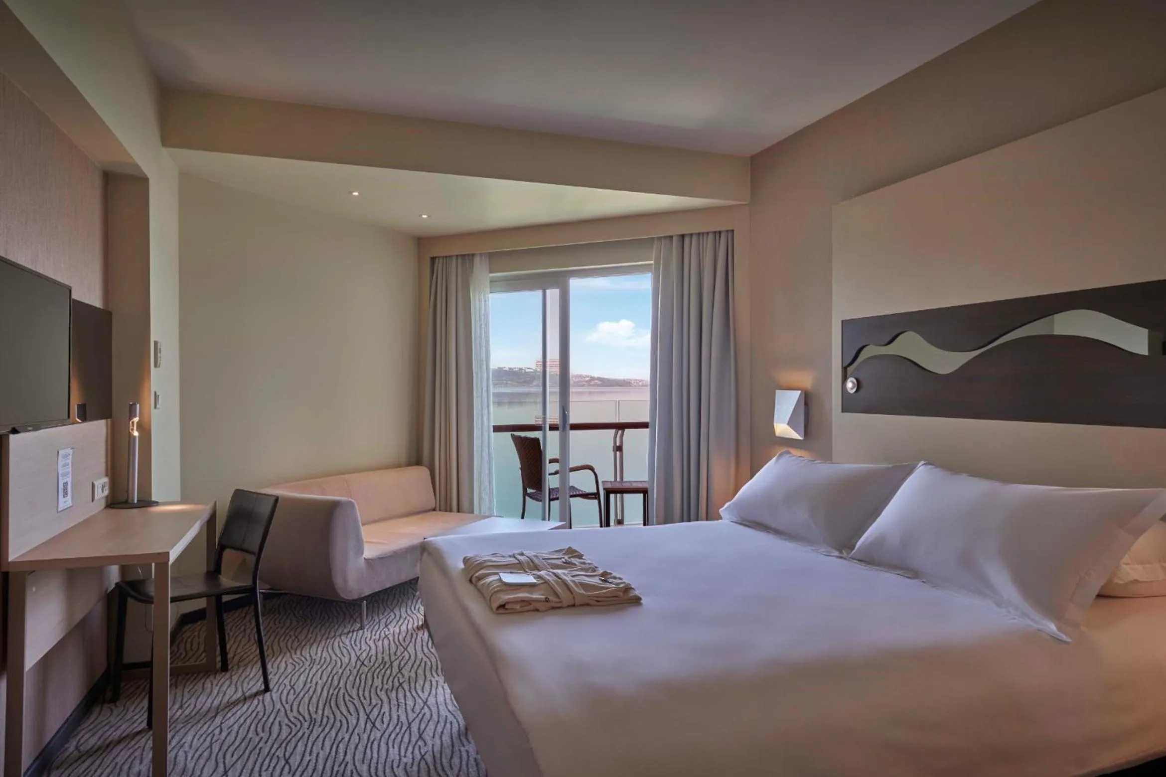 Bed in Richmond Nua Wellness Spa - Adult Only