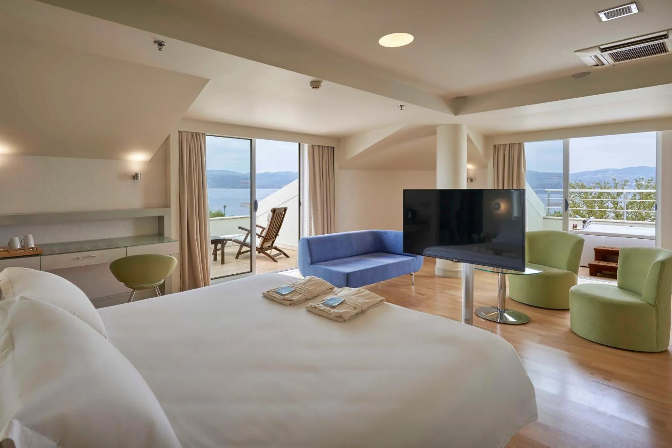 Bed in Richmond Nua Wellness Spa - Adult Only