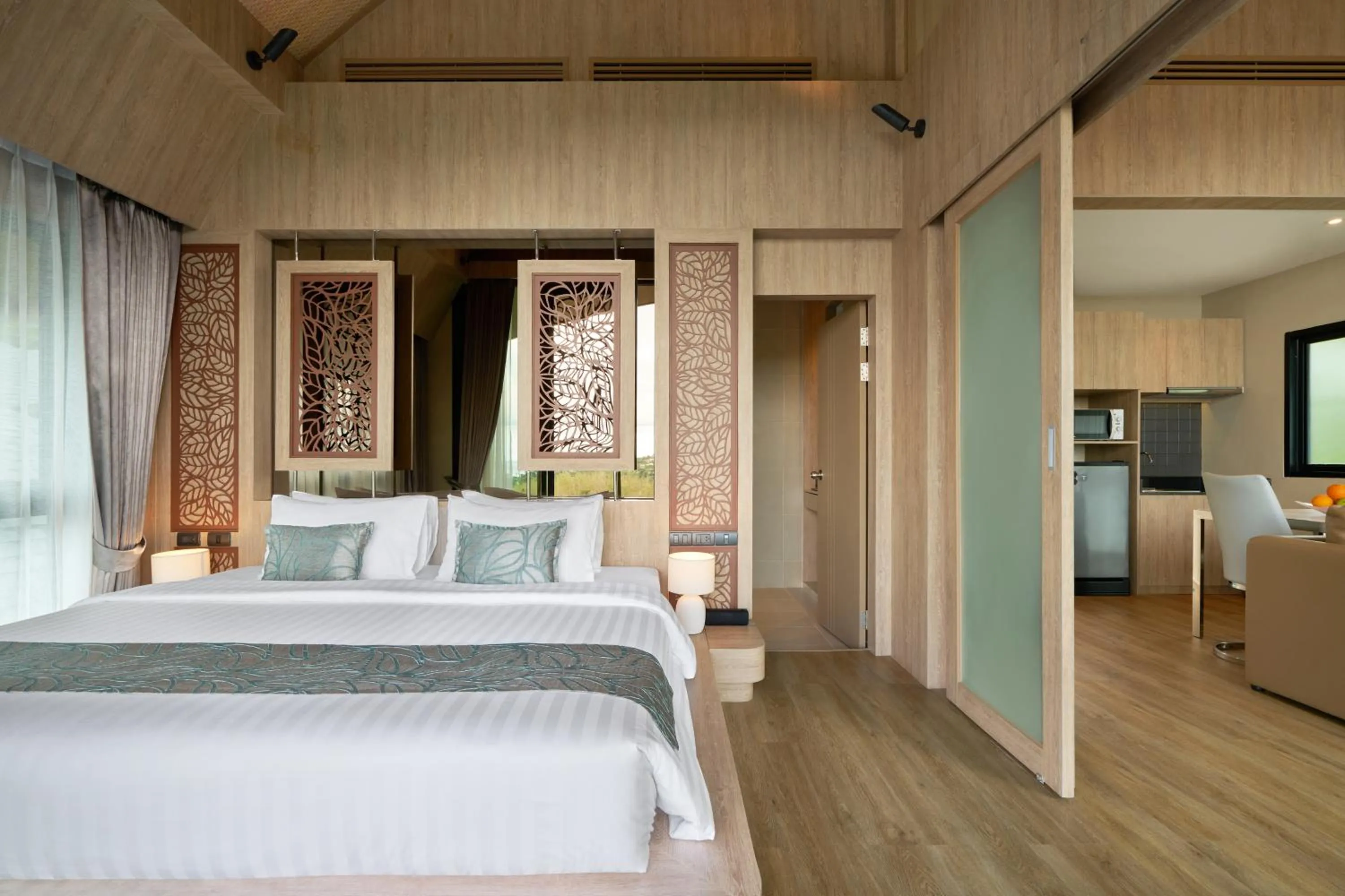 Bed in Patong Bay Hill