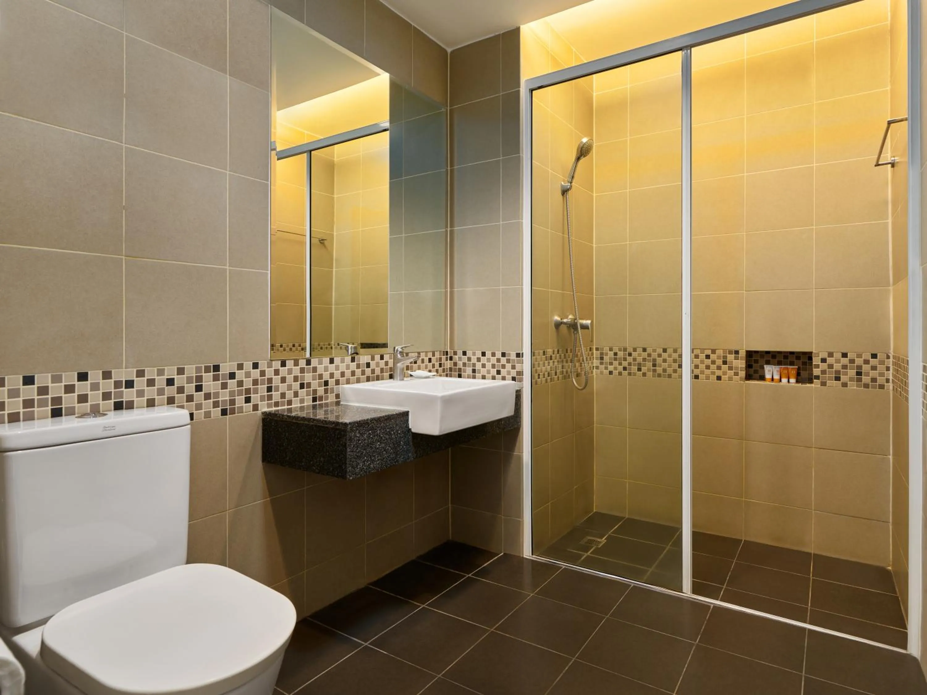 Shower in Patong Bay Hill