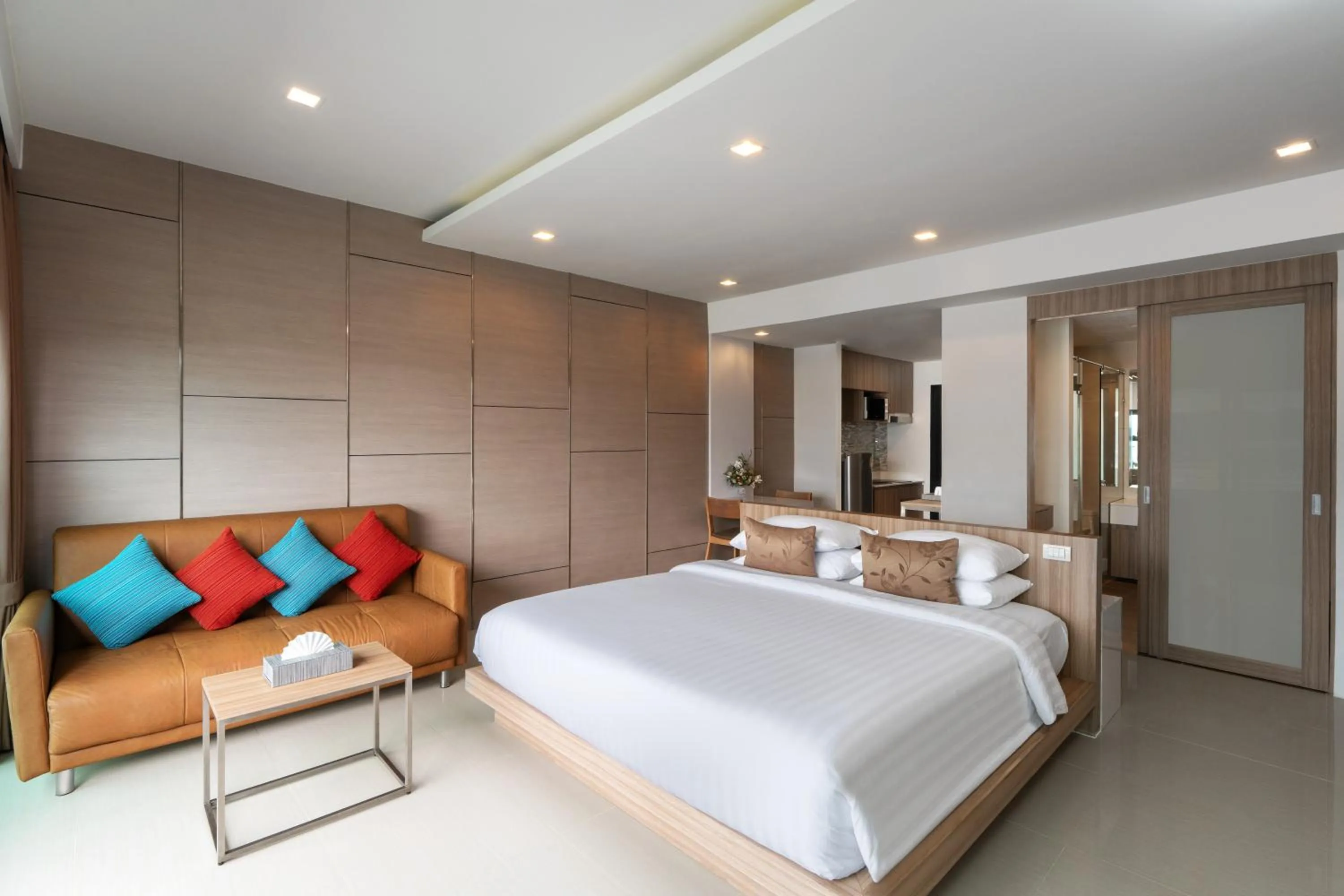 Bed in Patong Bay Hill