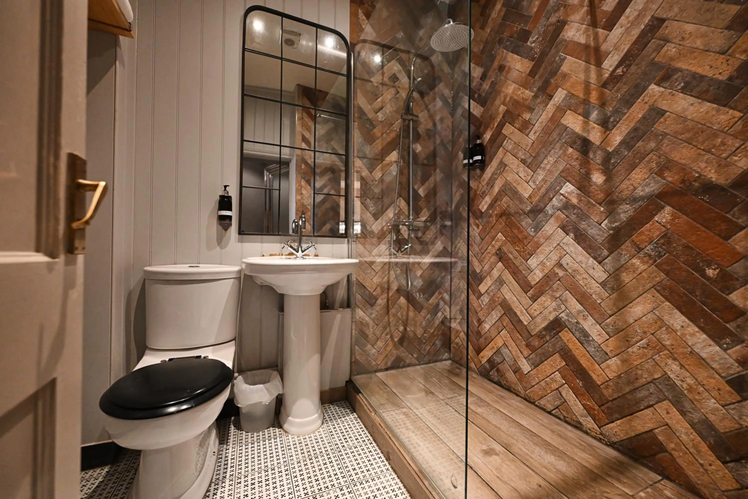 Bathroom in The King's Head