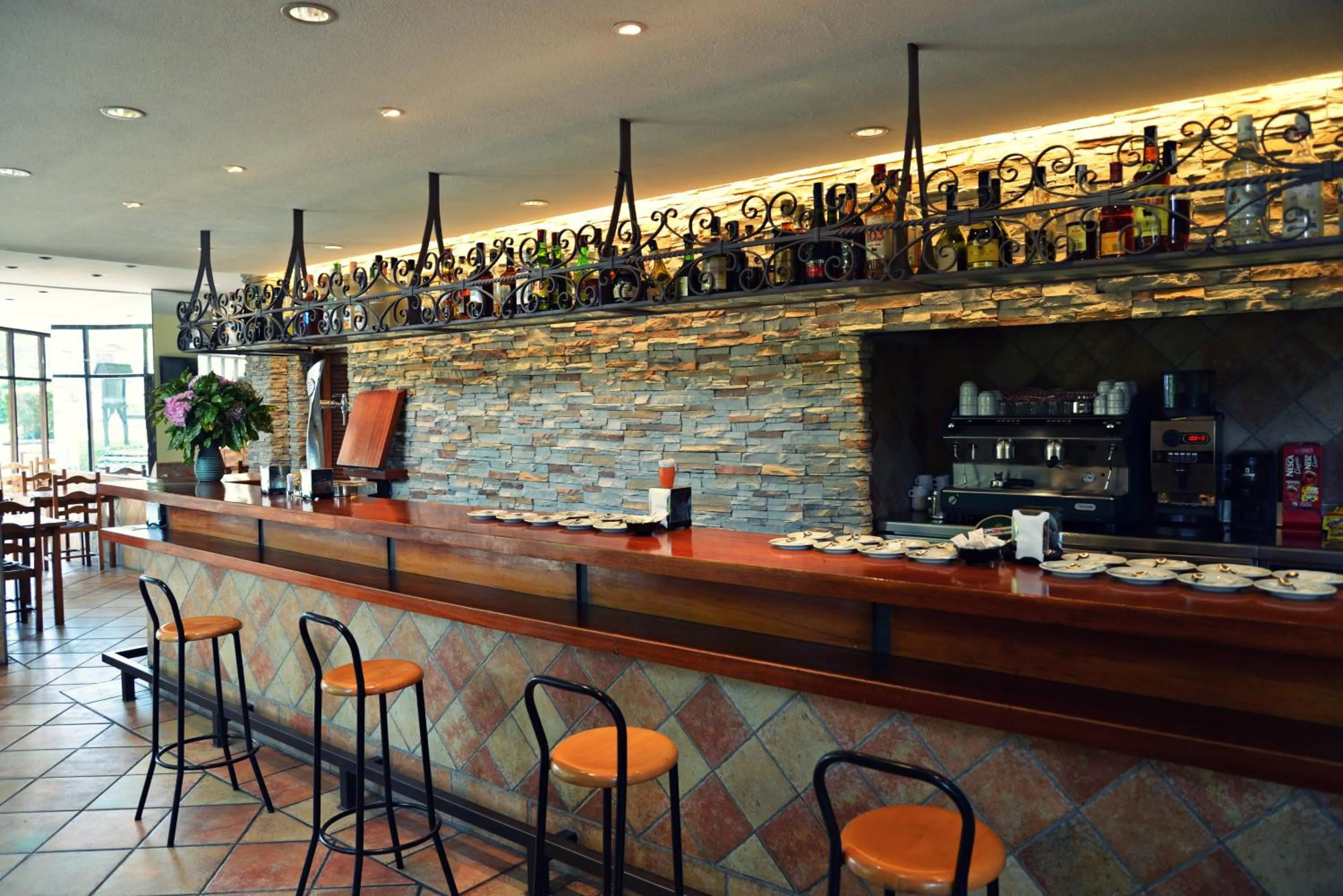 Lounge or bar in Hotel Baztan