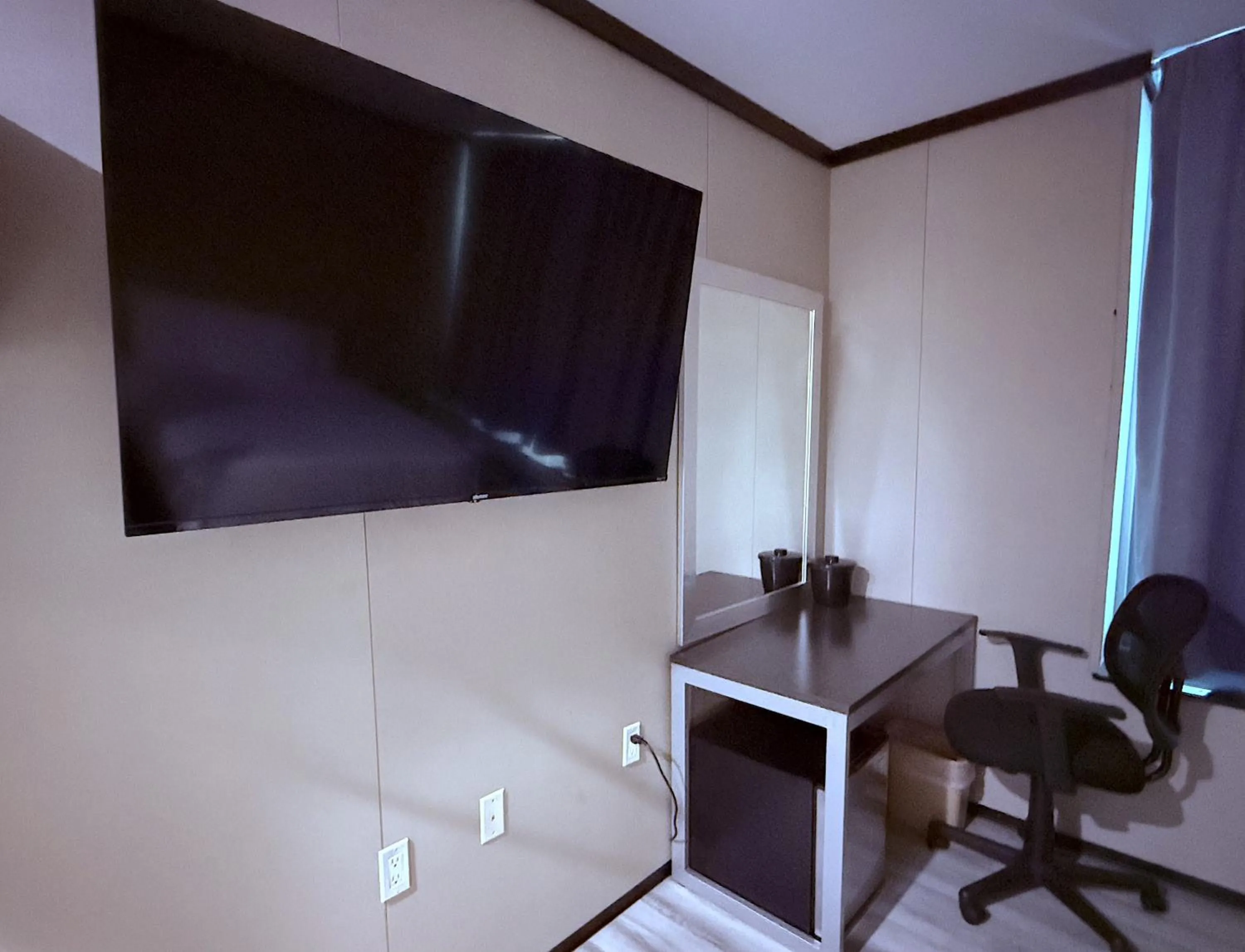 Umbrella Hotel Bronx