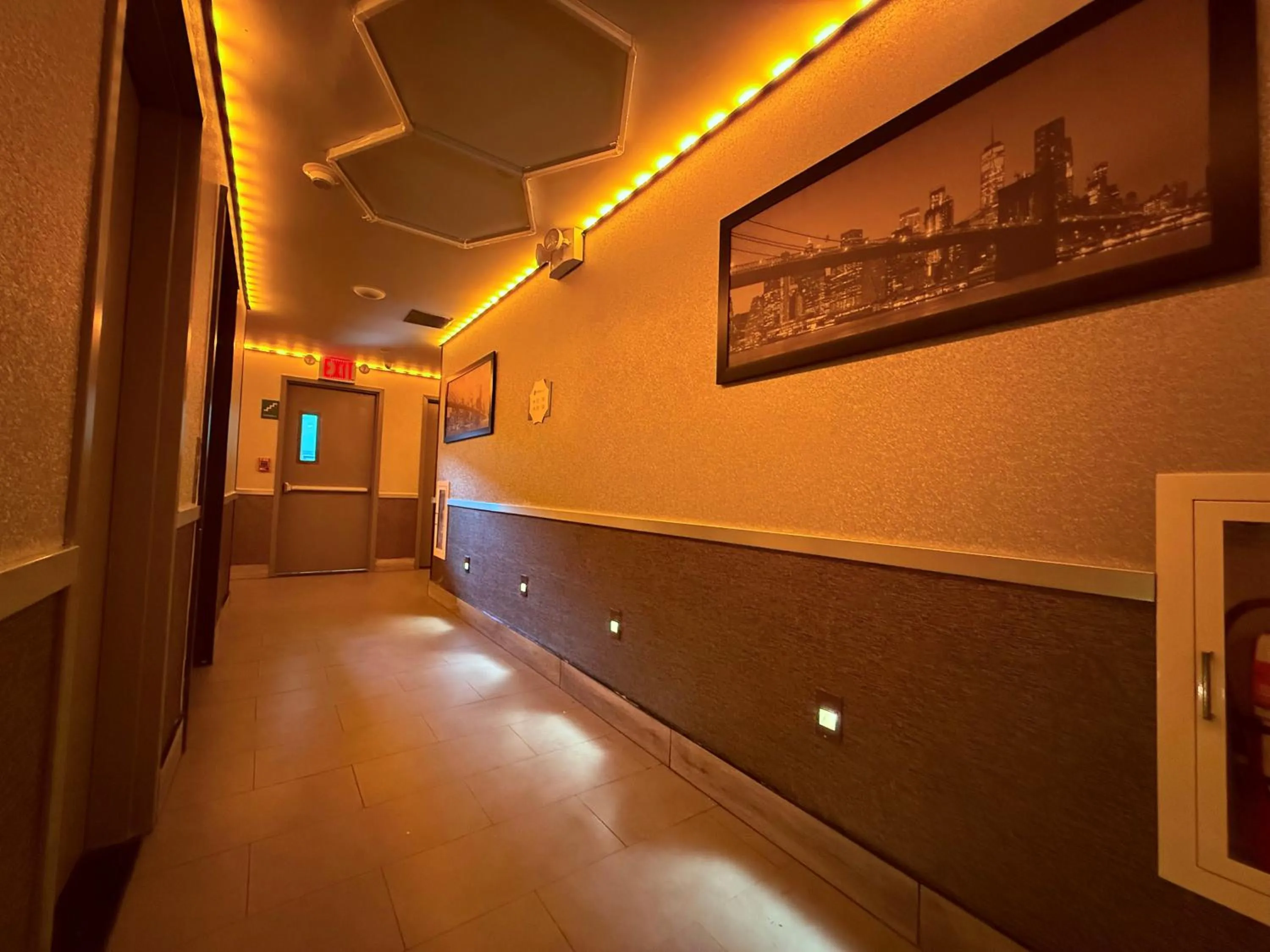 Umbrella Hotel Bronx