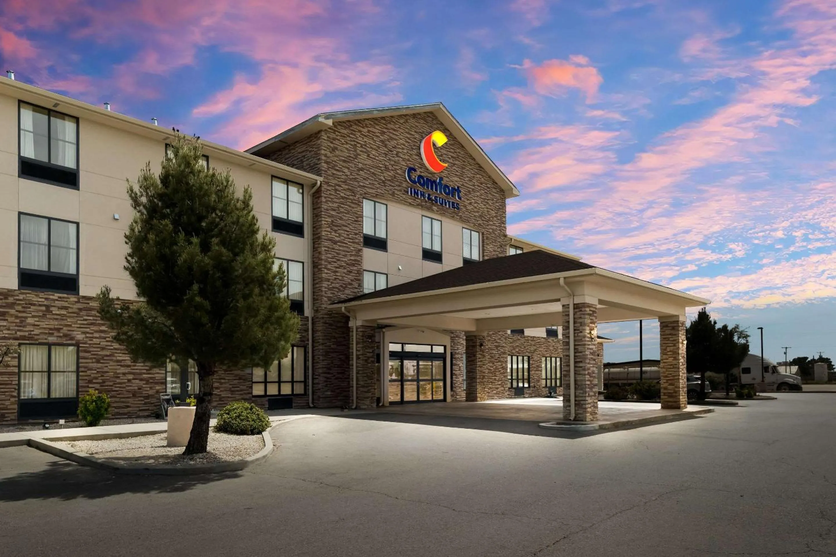 Property building in Comfort Inn & Suites Lovington