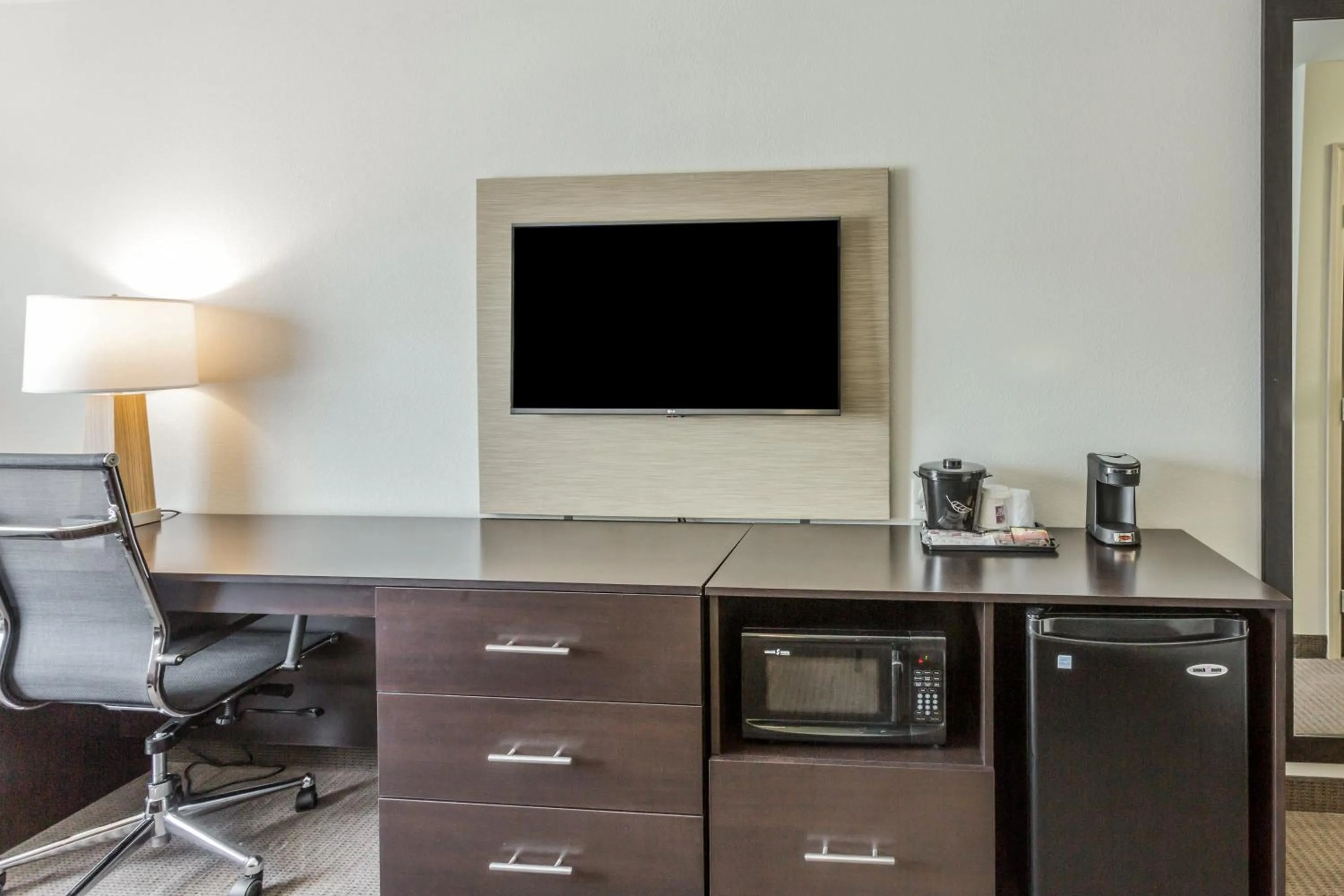 TV and multimedia in Sleep Inn & Suites Dayton South