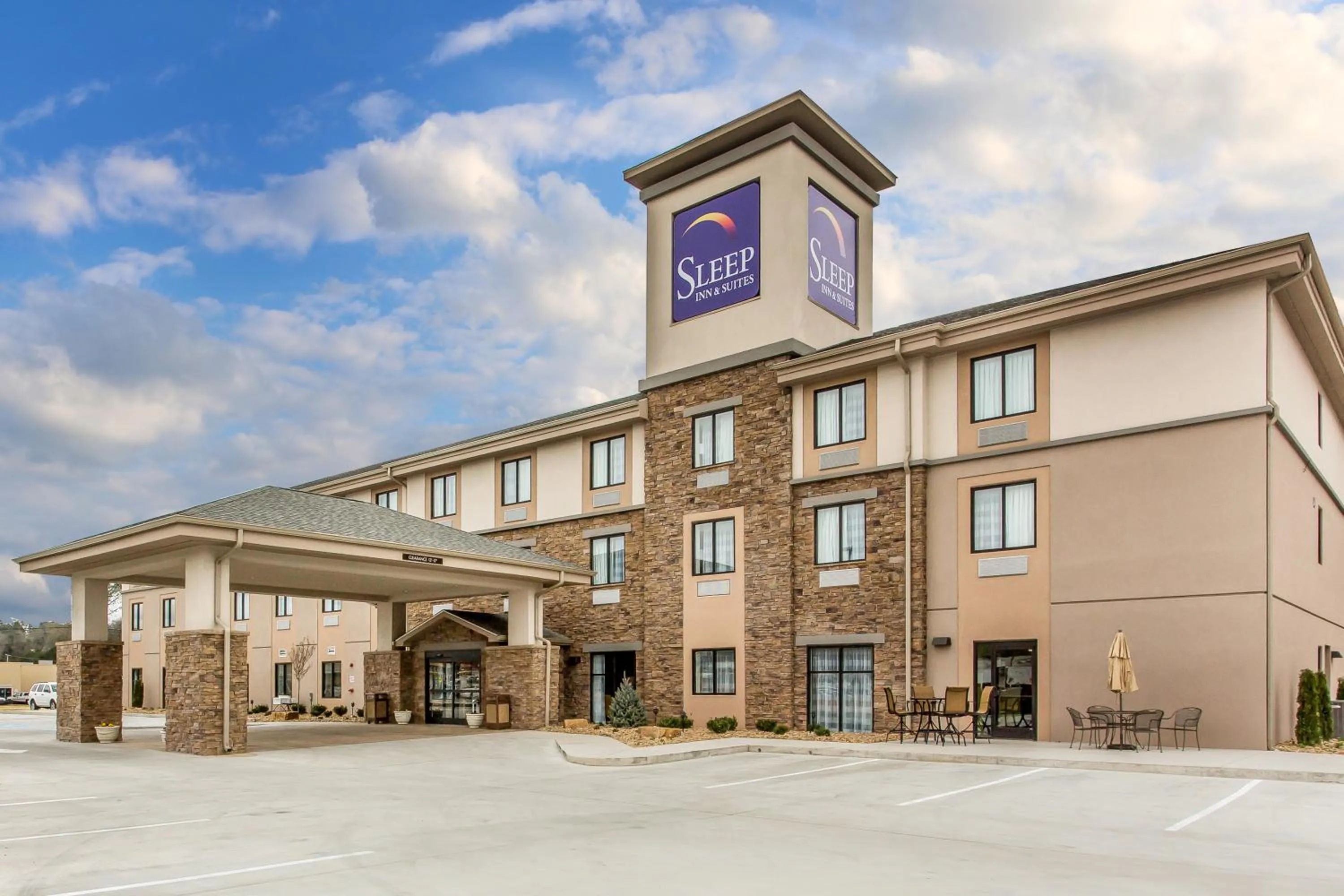 Facade/entrance in Sleep Inn & Suites Dayton South