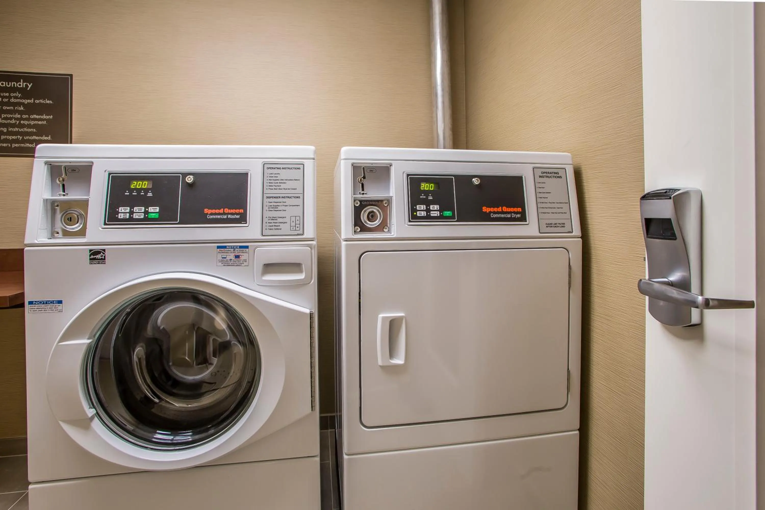 Area and facilities in Comfort Inn PA Turnpike - I-81