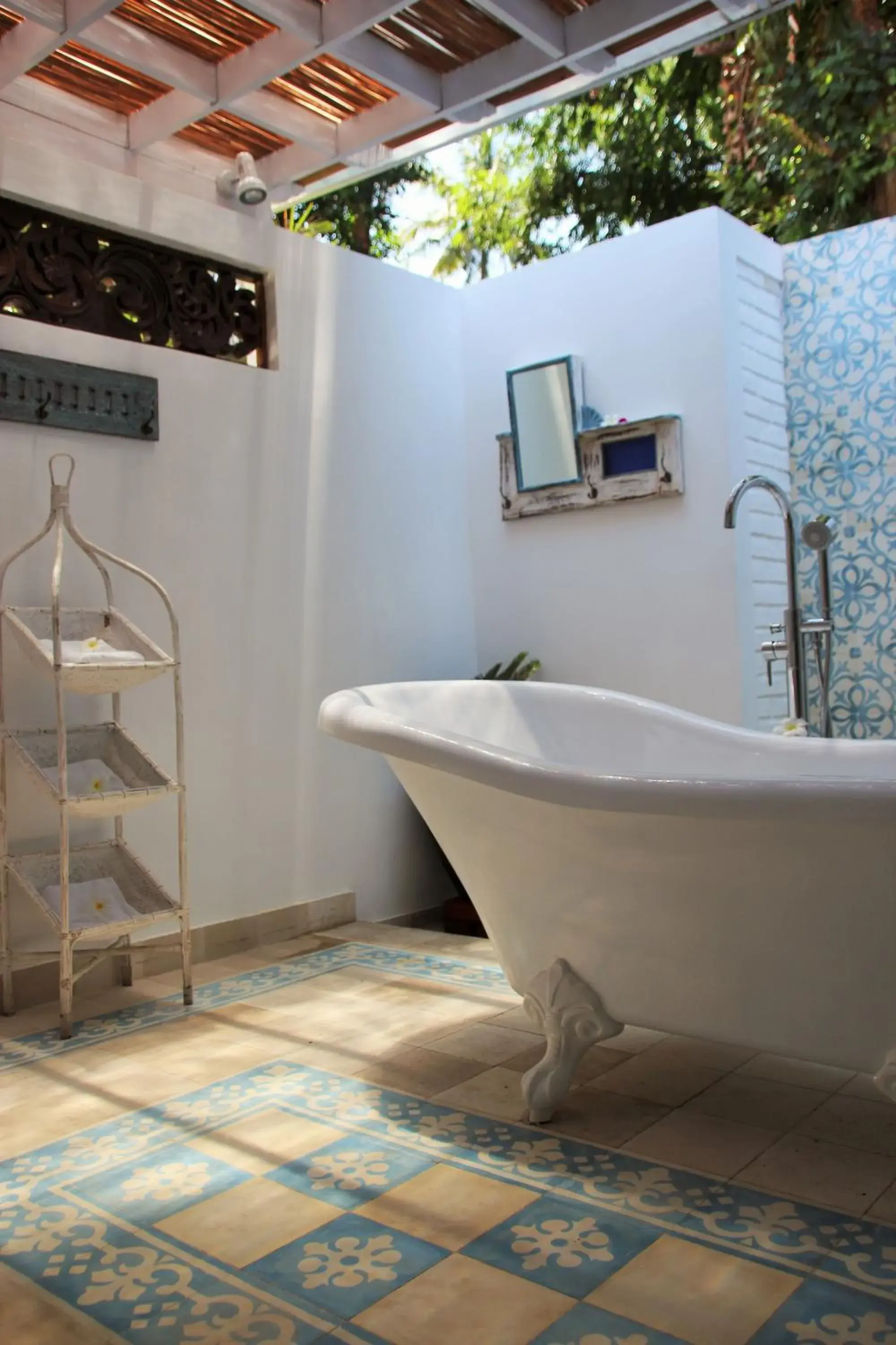 Three-Bedroom Villa with Private Pool in Lata Lama Three-Bedroom Villa with Private Pool in Lata Lama