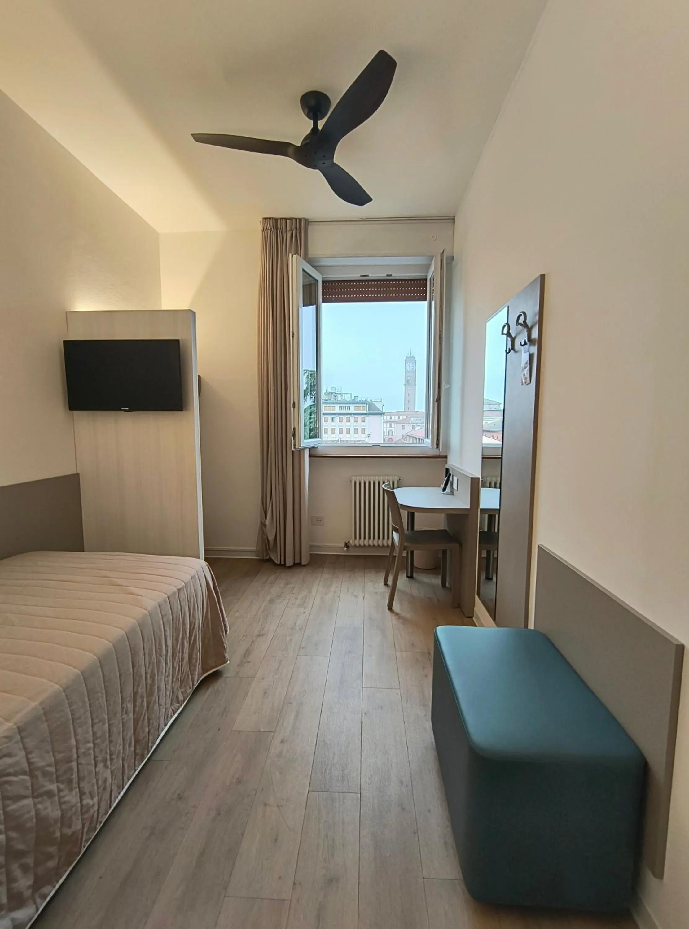 Bedroom, Bed in Hotel Marta