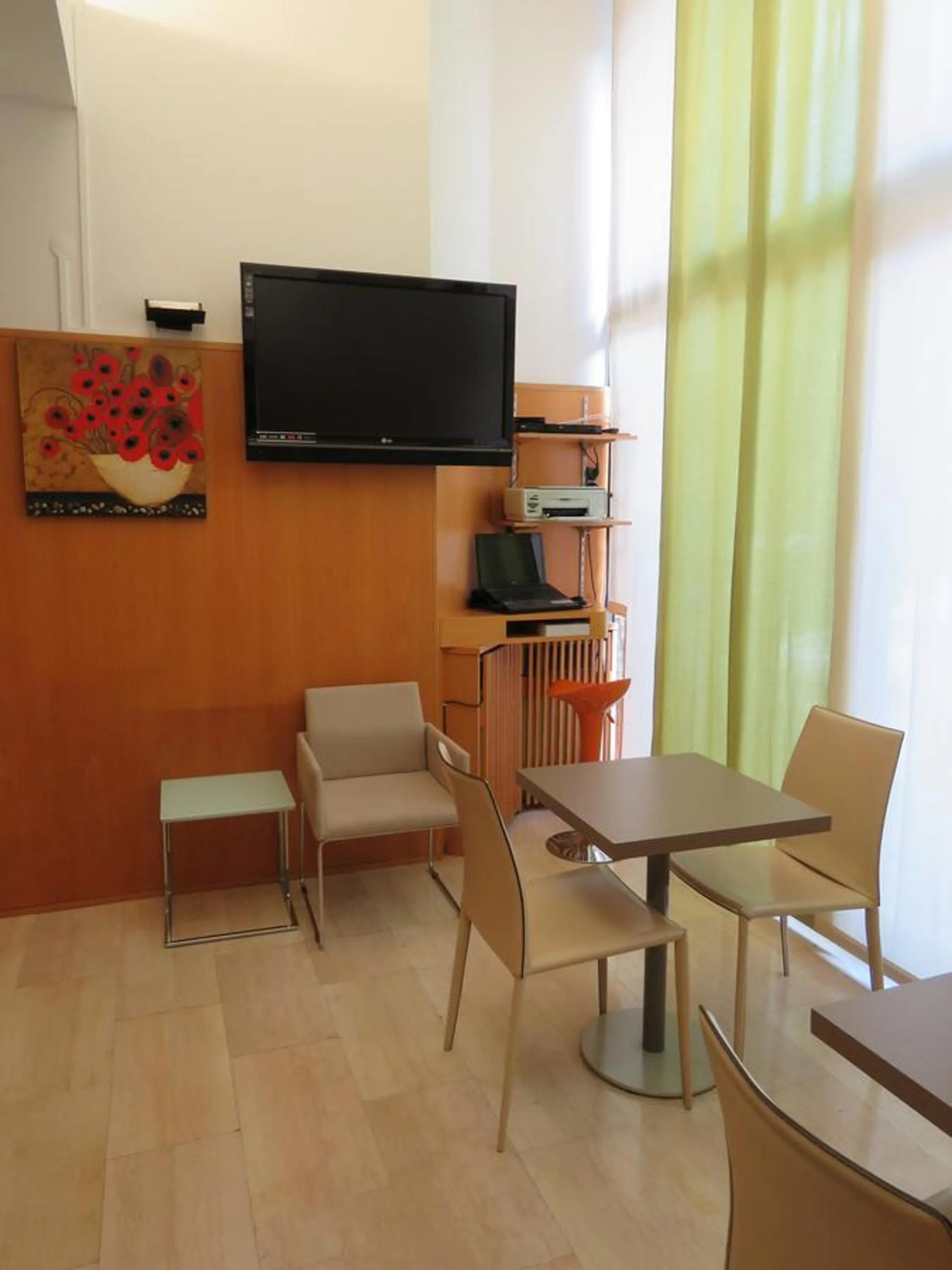 TV and multimedia in Hotel Marta