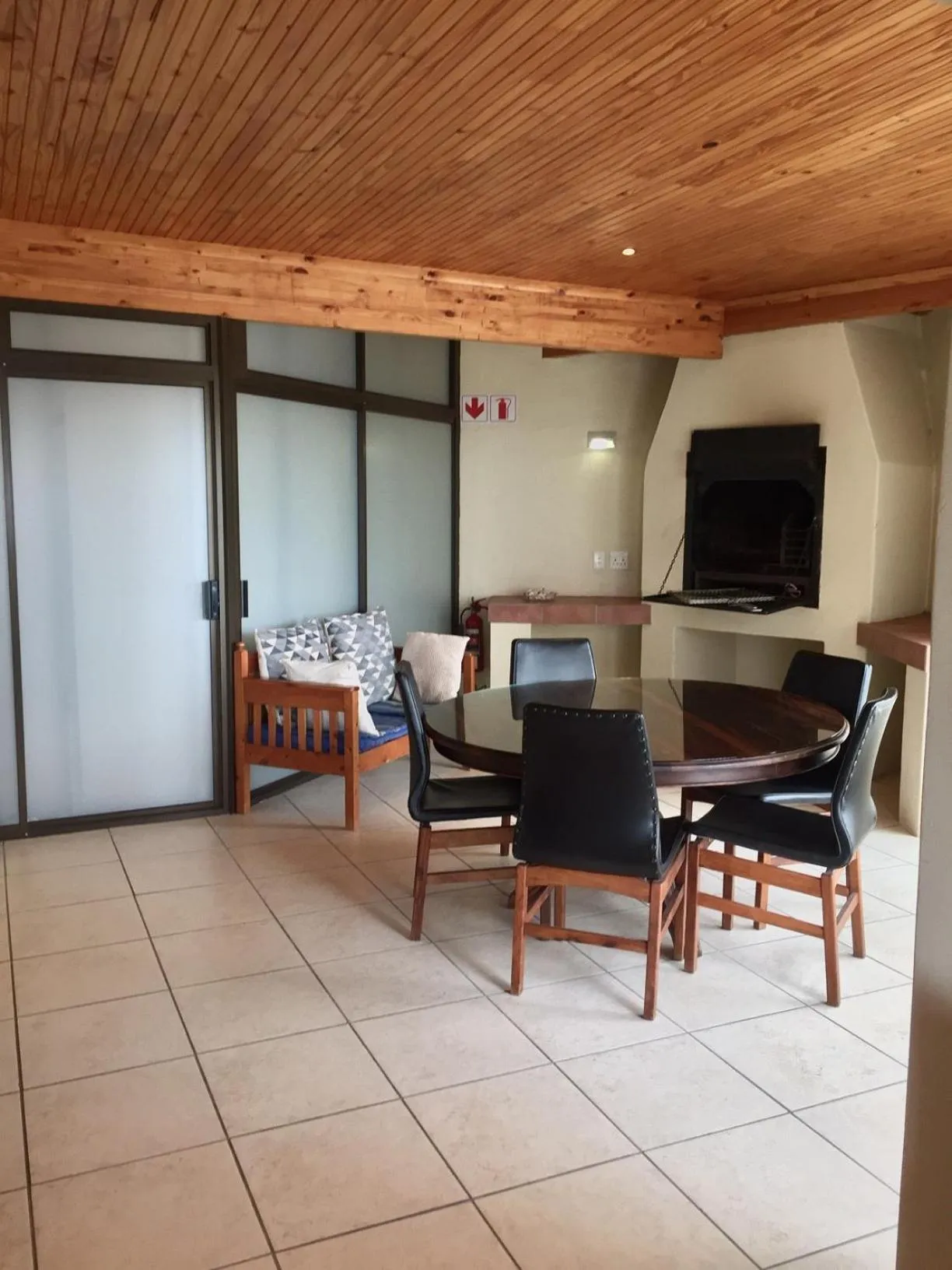 BBQ facilities in Hermanus Heights Villa