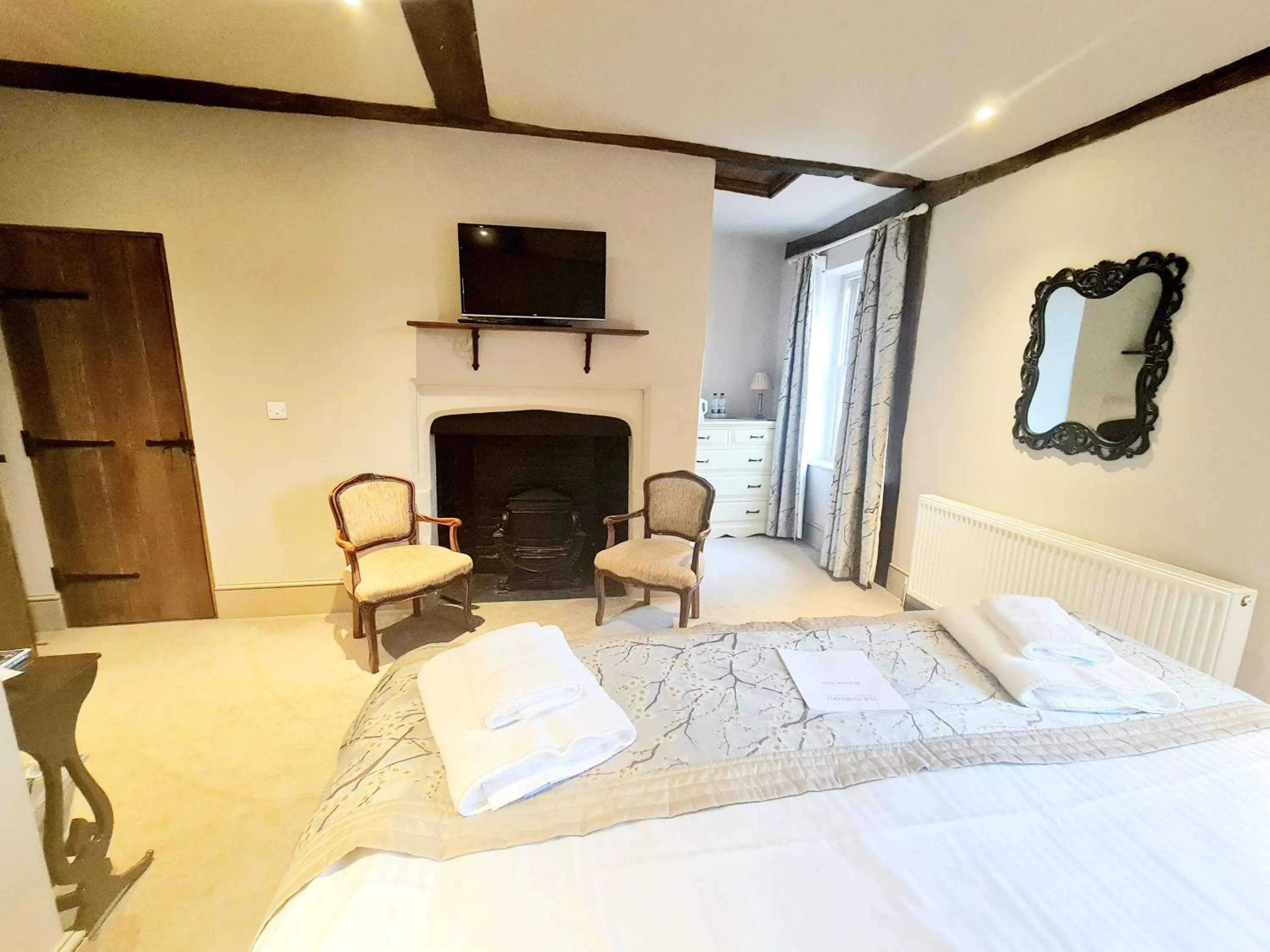 Bedroom, Bed in The Harvard Inn