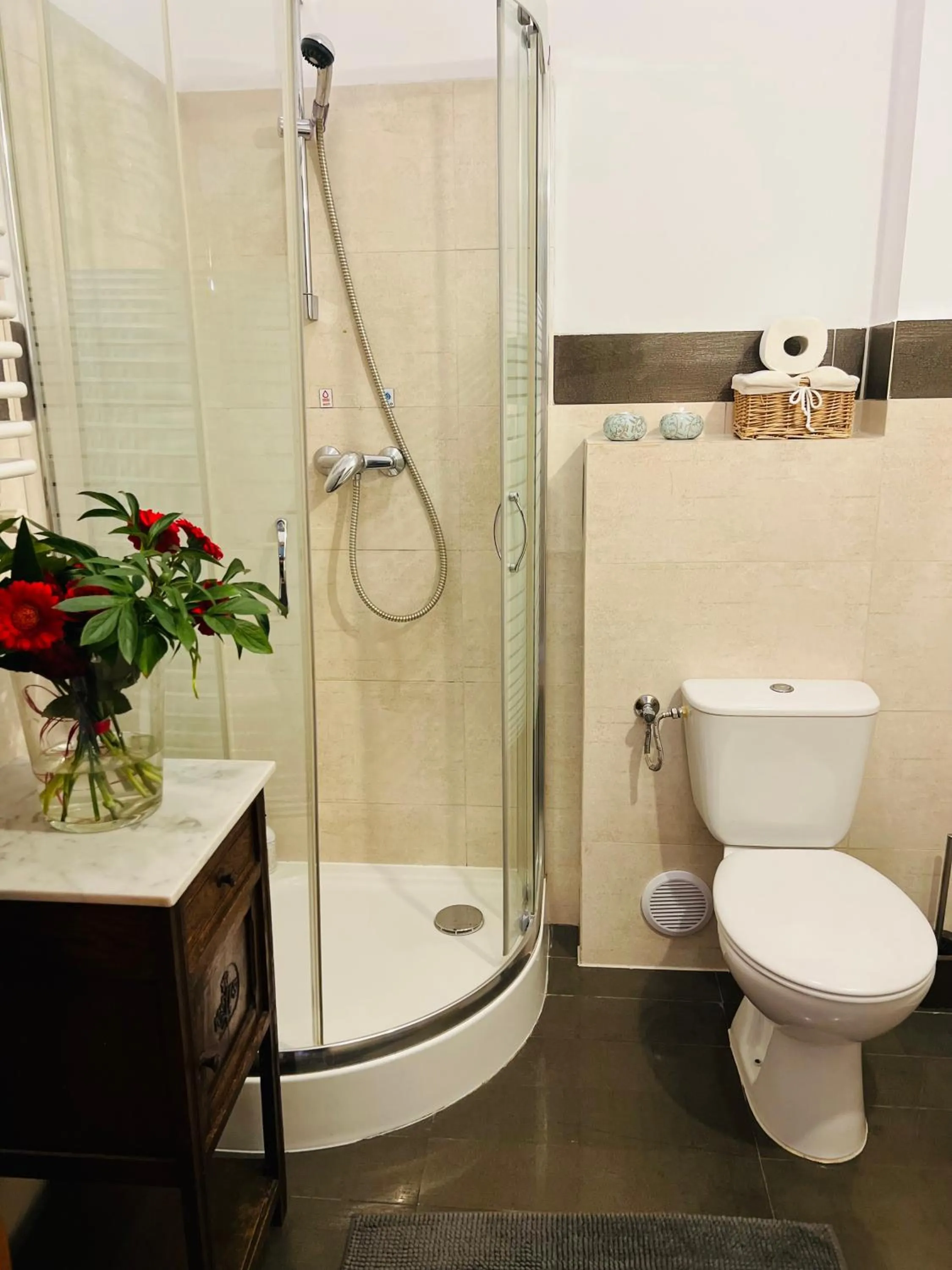 Shower in Nostalgia Poganice