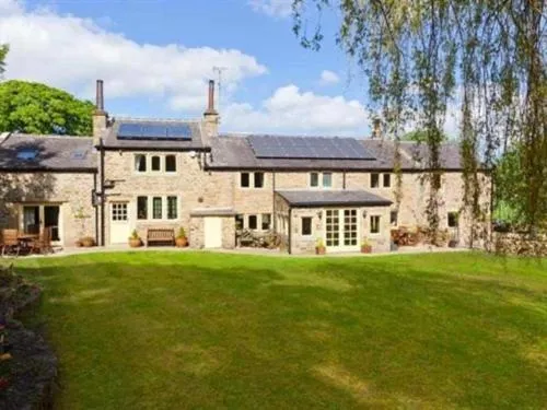 Property building in Throstle Nest Farm