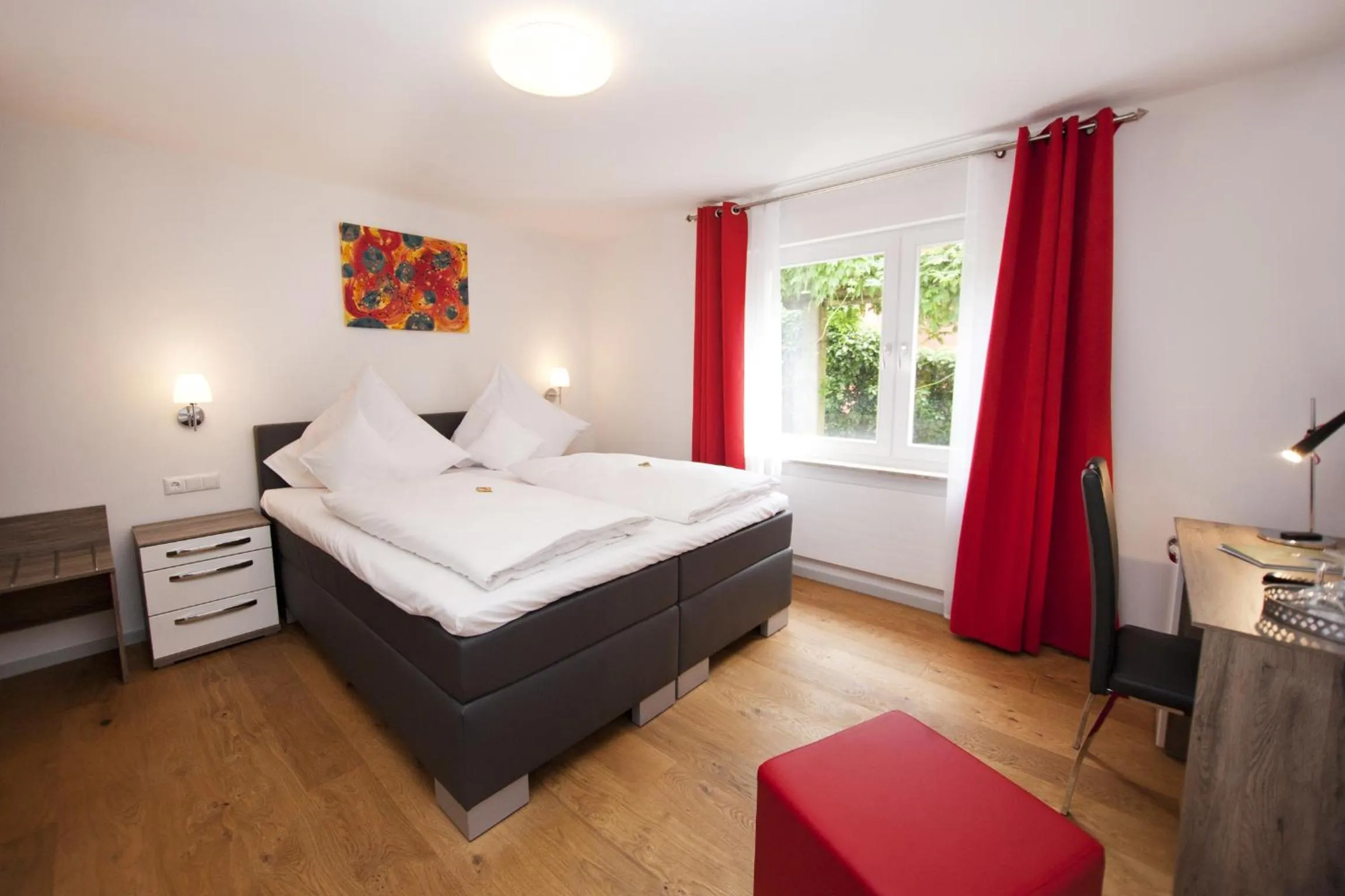 Photo of the whole room in Hotel Vintage Am Bundesbank-Bunker