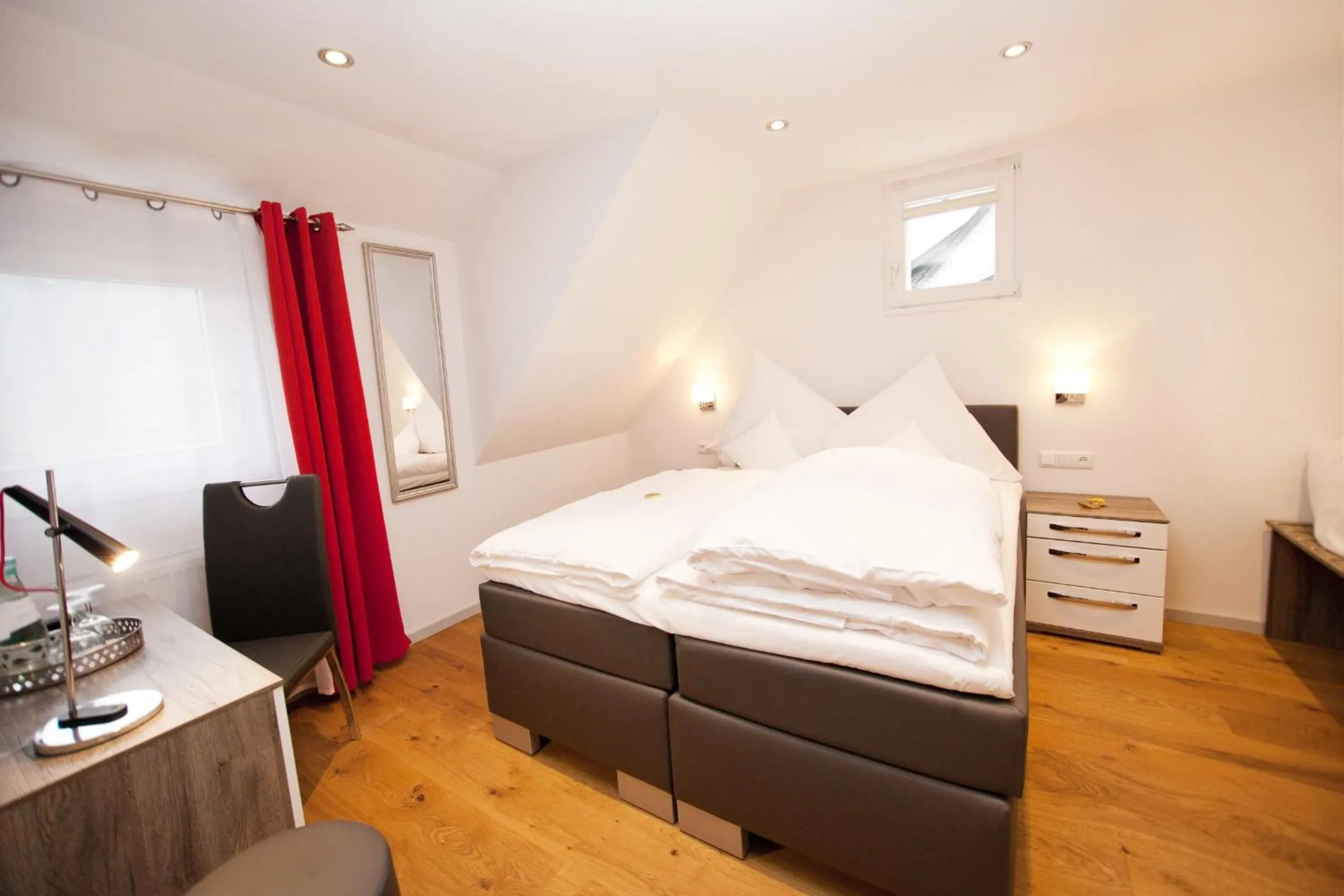 Photo of the whole room in Hotel Vintage Am Bundesbank-Bunker