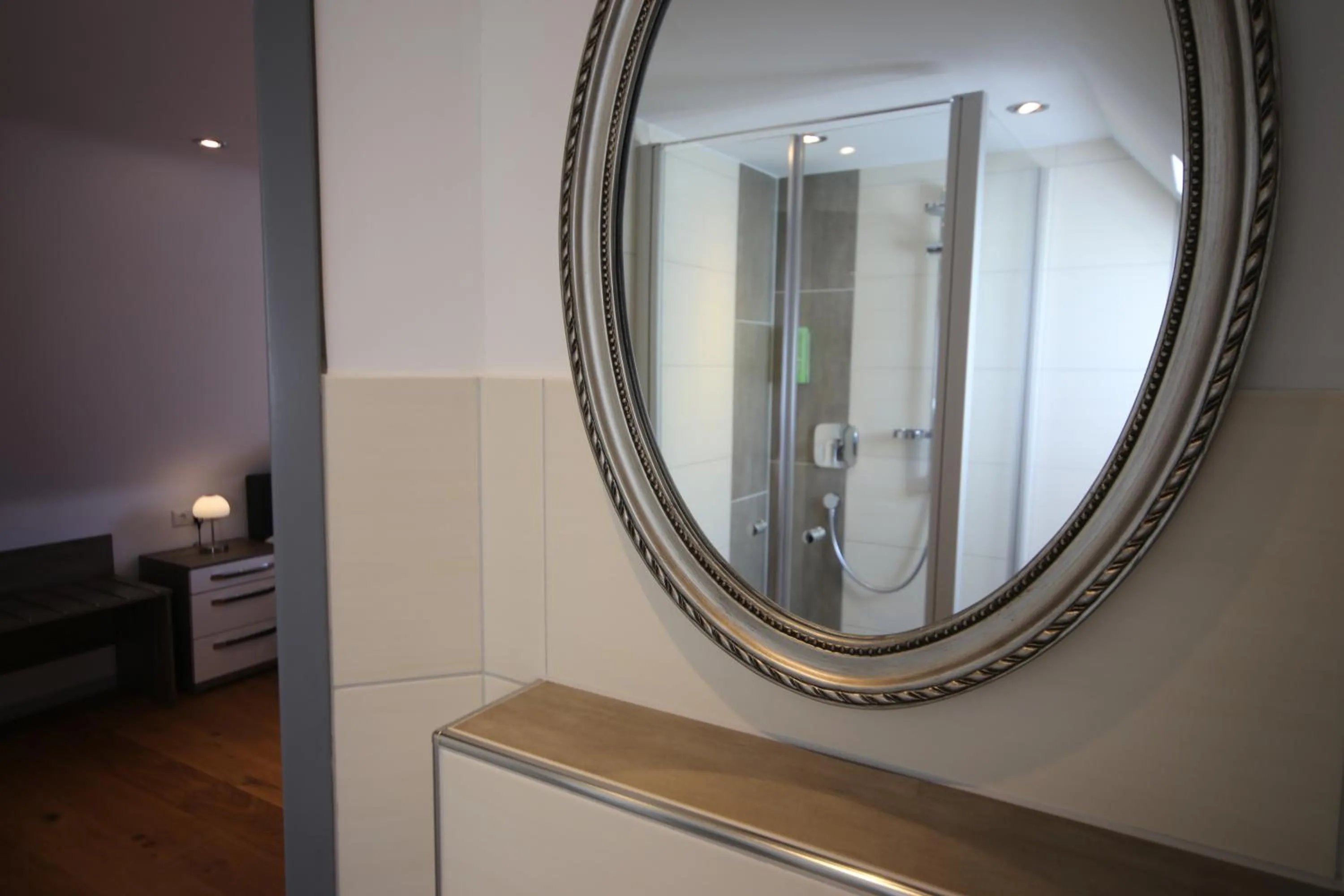 Photo of the whole room in Hotel Vintage Am Bundesbank-Bunker