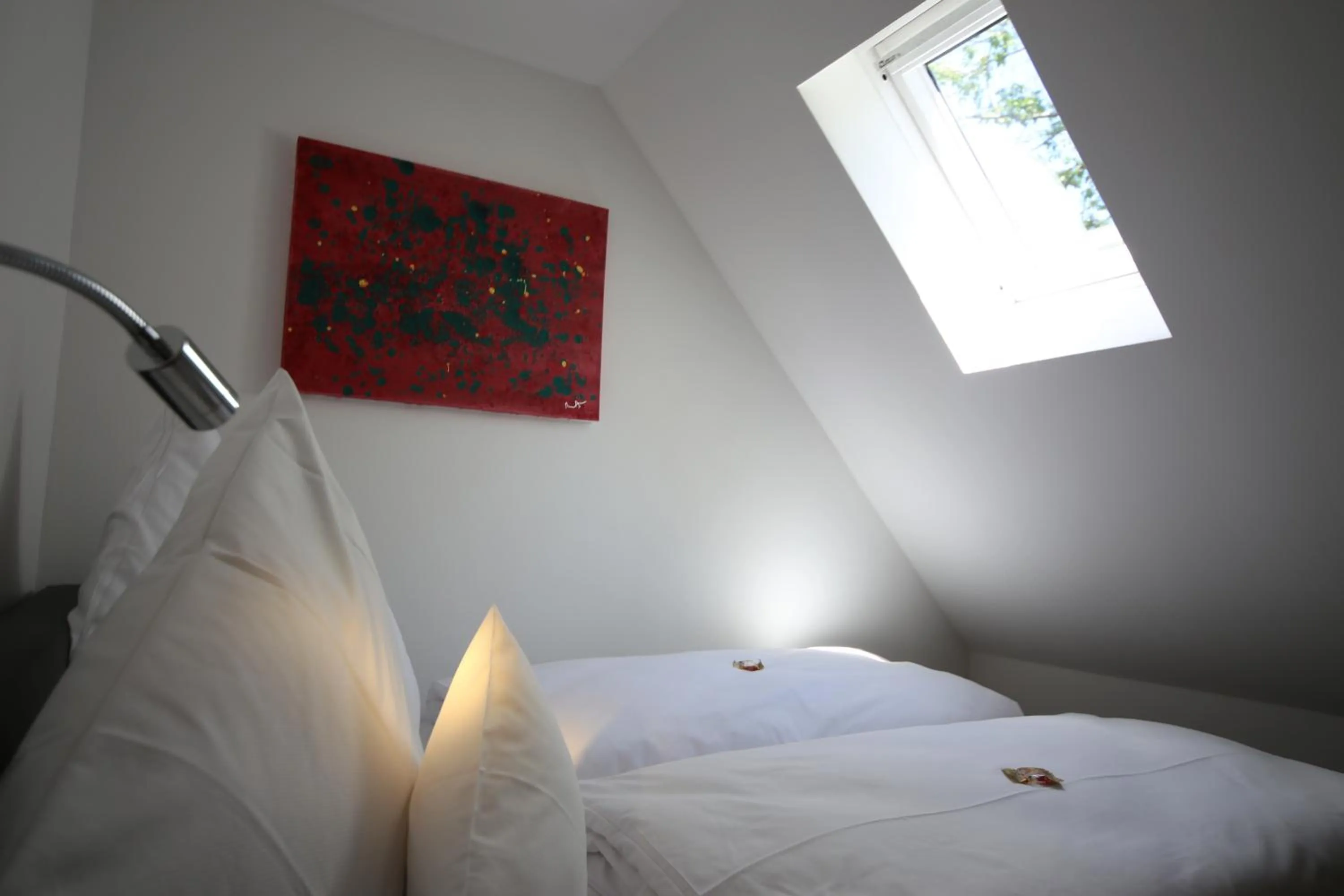 Photo of the whole room in Hotel Vintage Am Bundesbank-Bunker