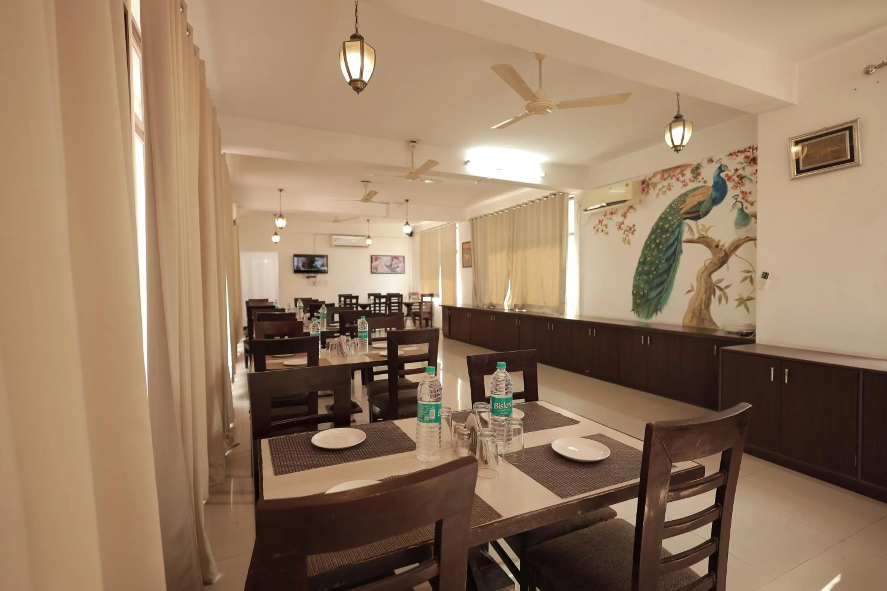 Restaurant/places to eat in The Park Classic Udaipur