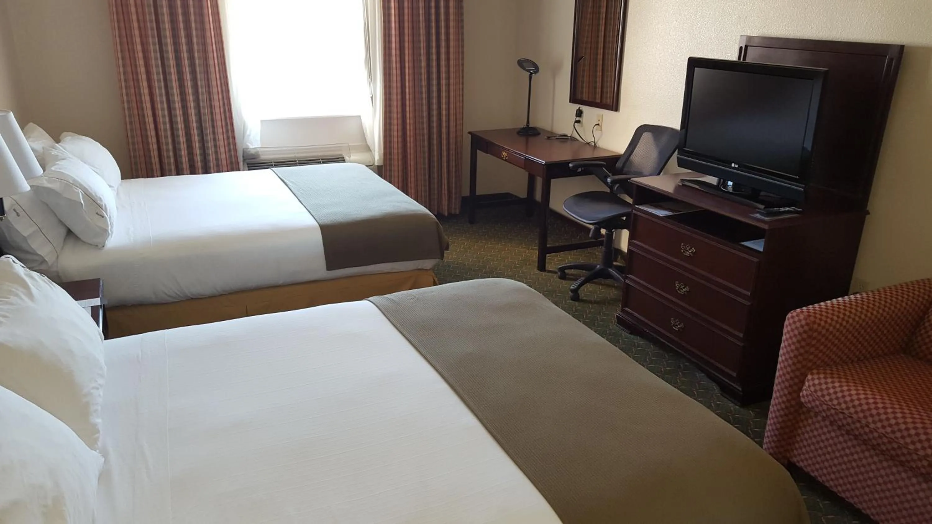 Bed in Country Inn & Suites by Radisson, Fort Worth West l-30 NAS JRB