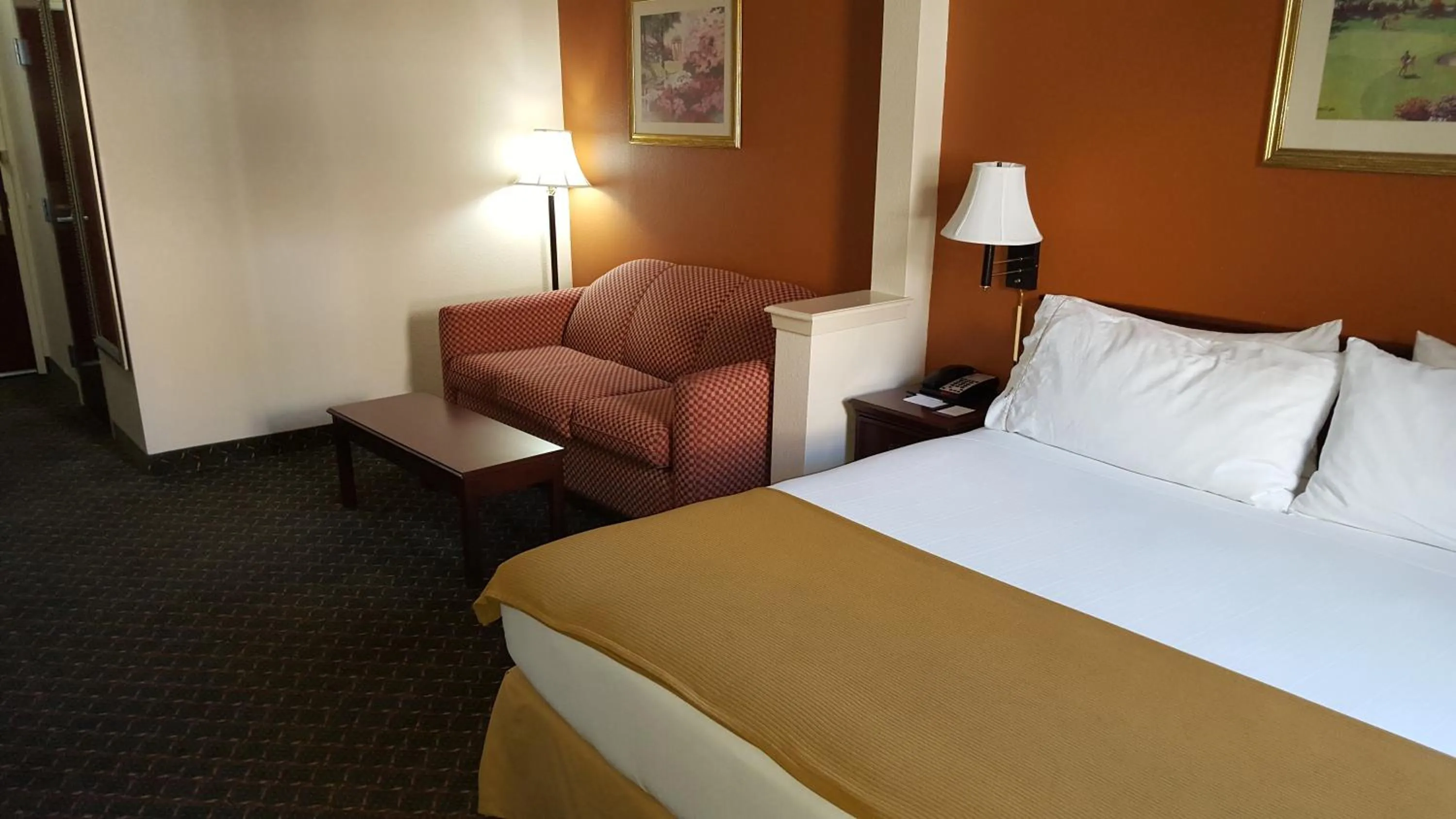 Bed in Country Inn & Suites by Radisson, Fort Worth West l-30 NAS JRB