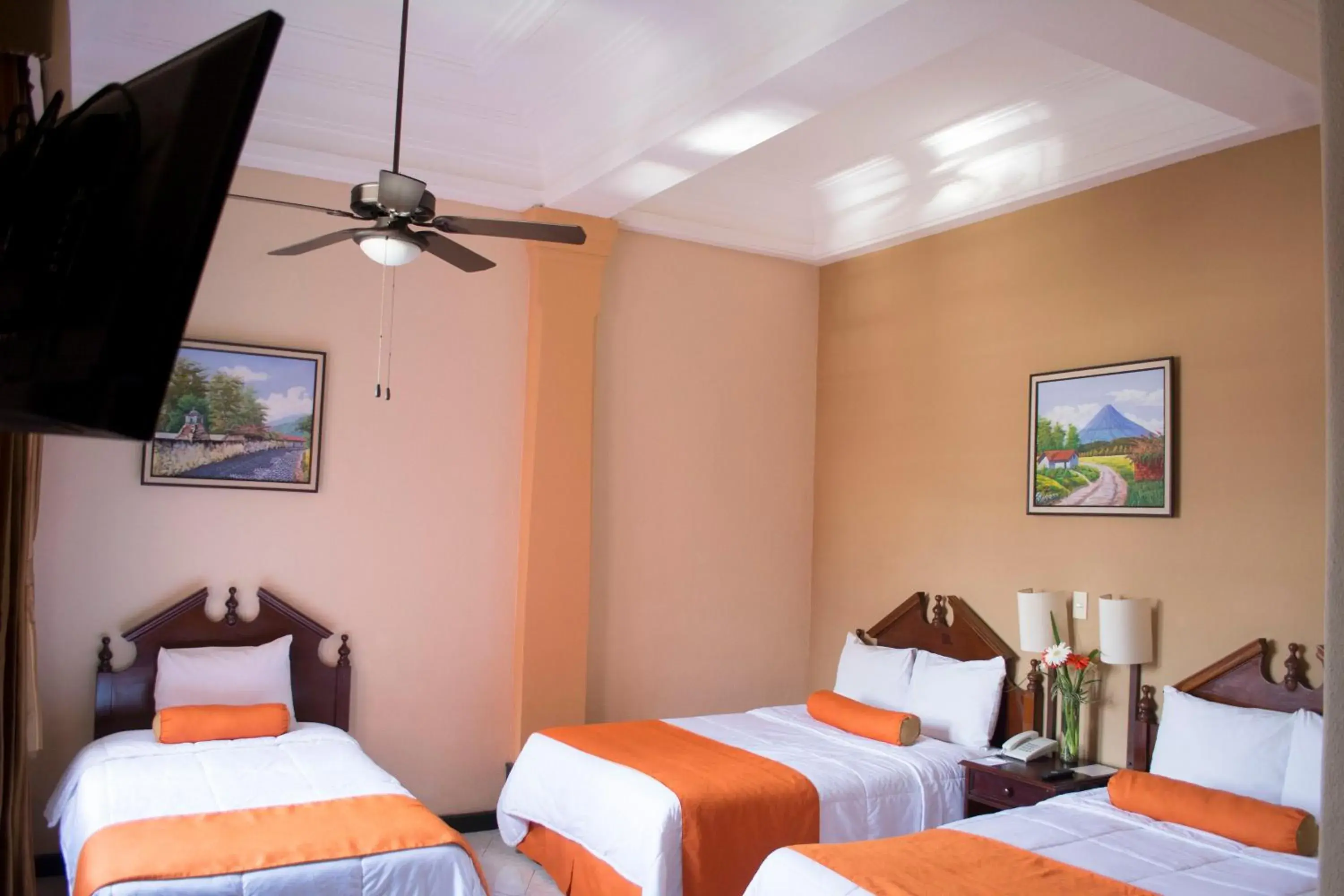 Superior Triple Room in Hotel Royal Palace Superior Triple Room in Hotel Royal Palace